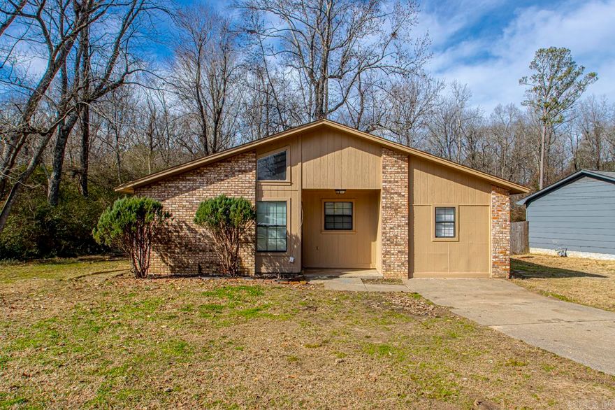 MOVE IN READY! This 3 Bed 1 and 1/2 bath is renovated and READY for a new owner!! Whether you are looking for a home for yourself or for an investment property, this is a great one!! Investors take note!! Schedule your showing today!