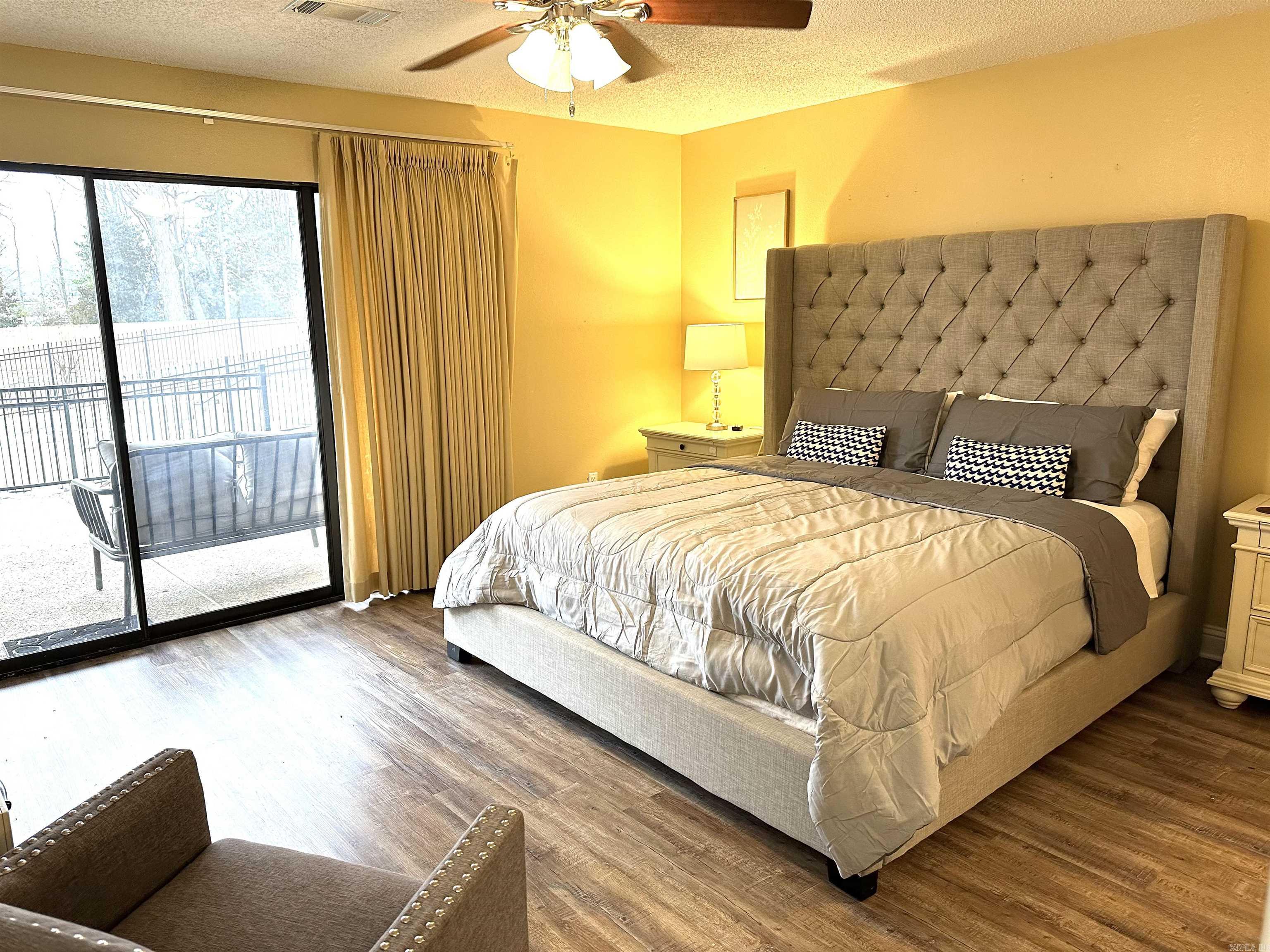 EMERALD ISLE HPR - Residential Lease