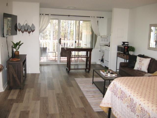 SUMMERHILL PLACE CONDOS - Residential