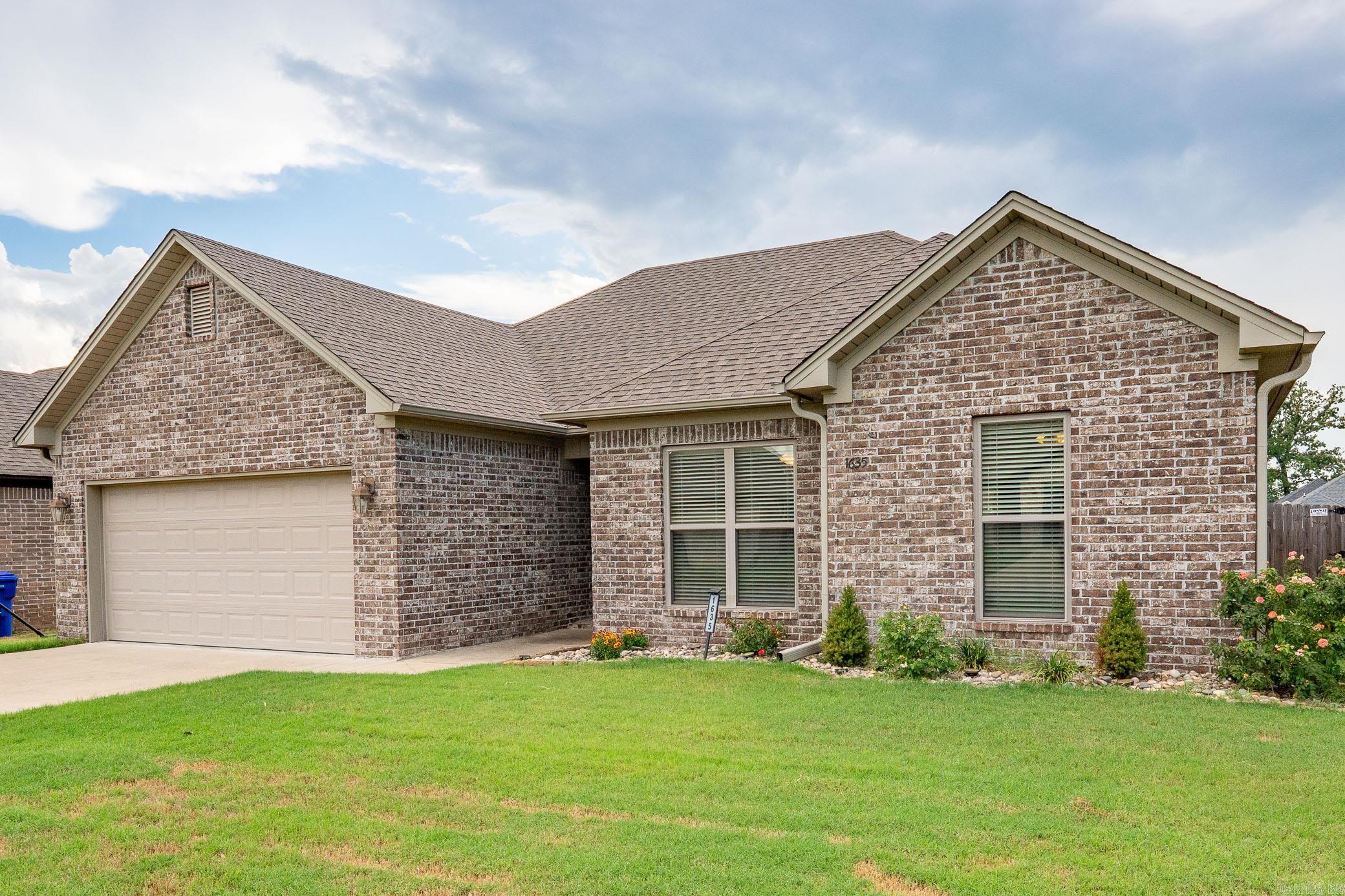 WILLOW OAK MANOR - Residential