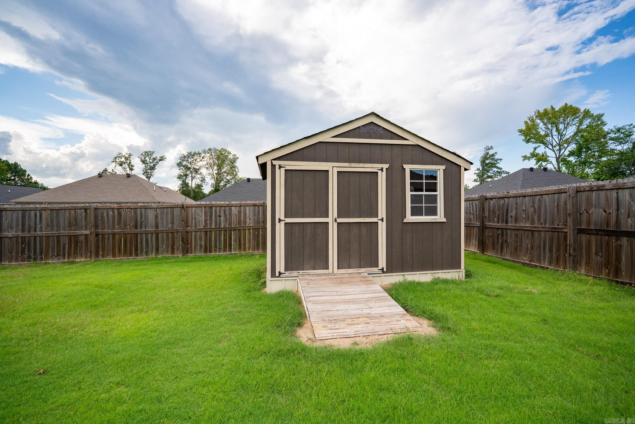 WILLOW OAK MANOR - Residential