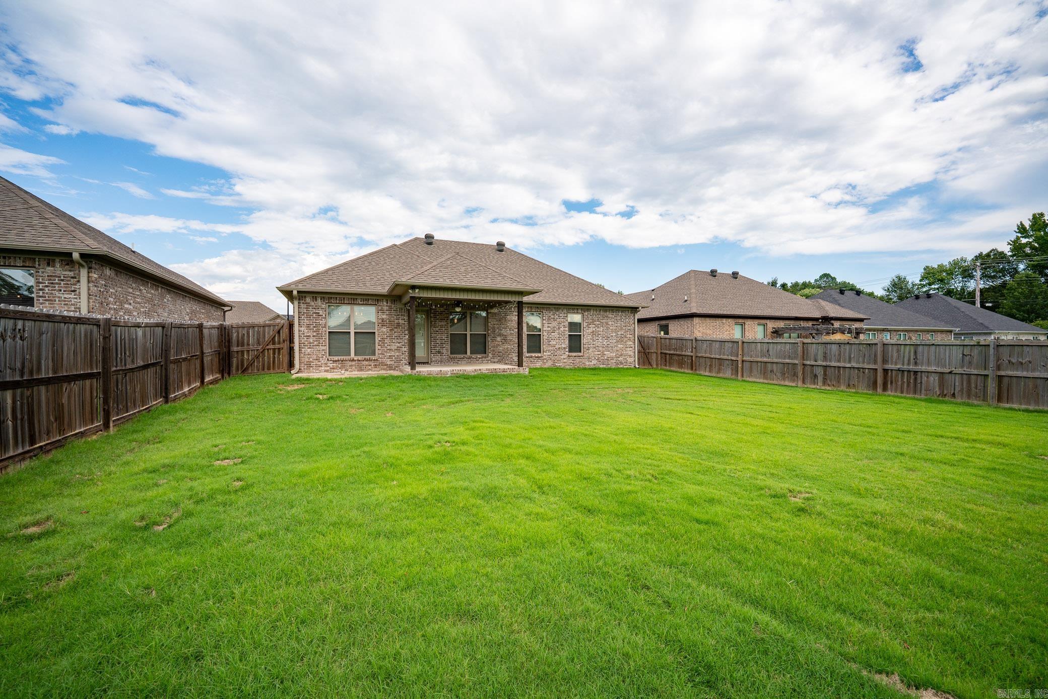 WILLOW OAK MANOR - Residential