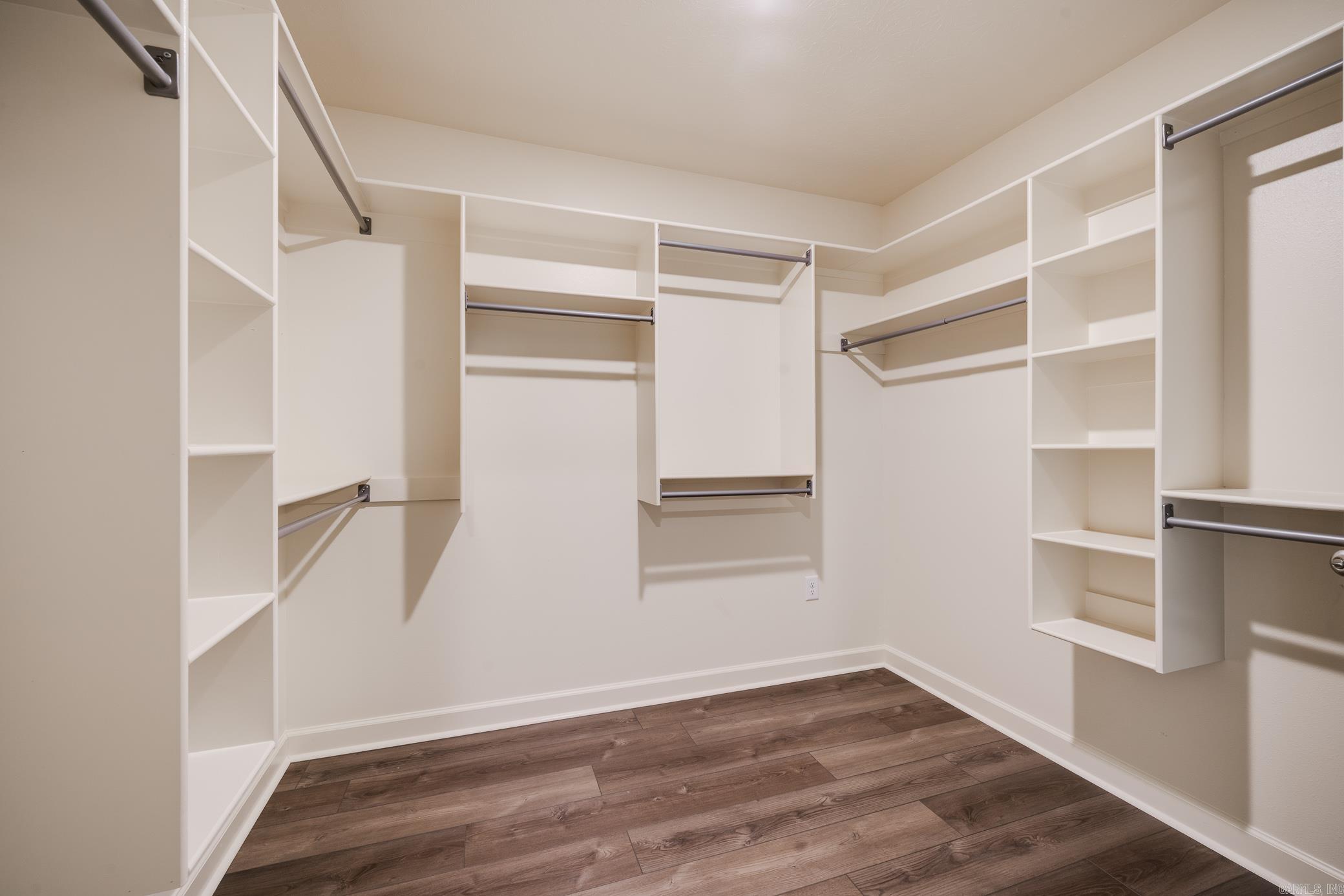 WILLOW OAK MANOR - Residential