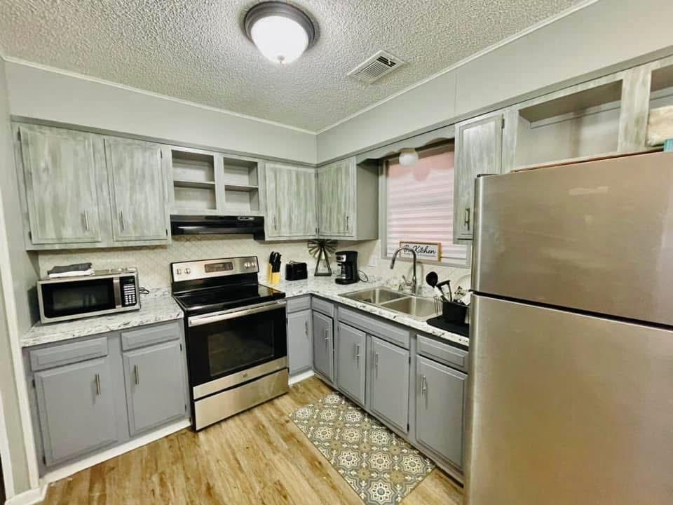 Navajo Second - Residential