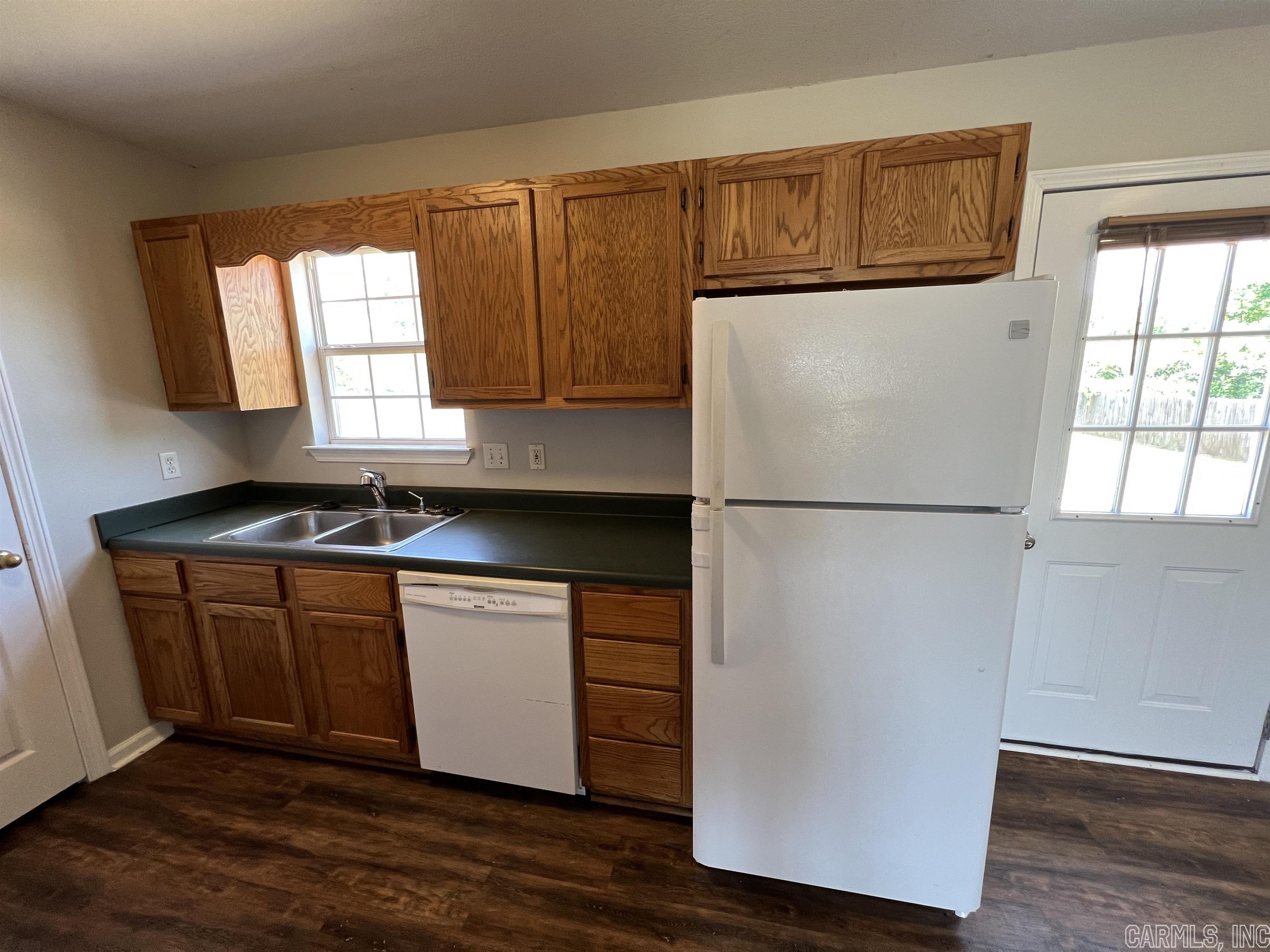 SUMMERBROOKE - Residential