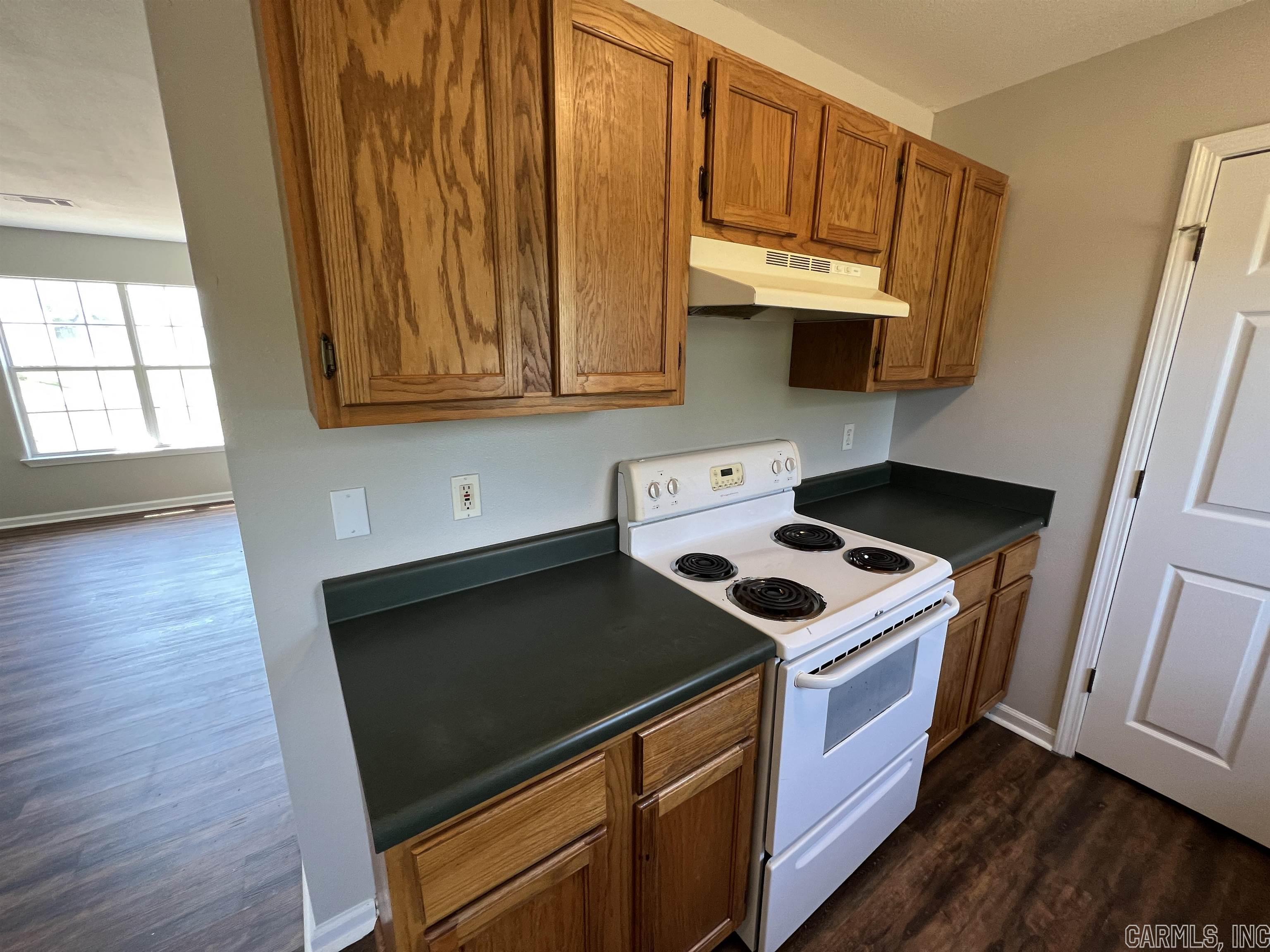 SUMMERBROOKE - Residential