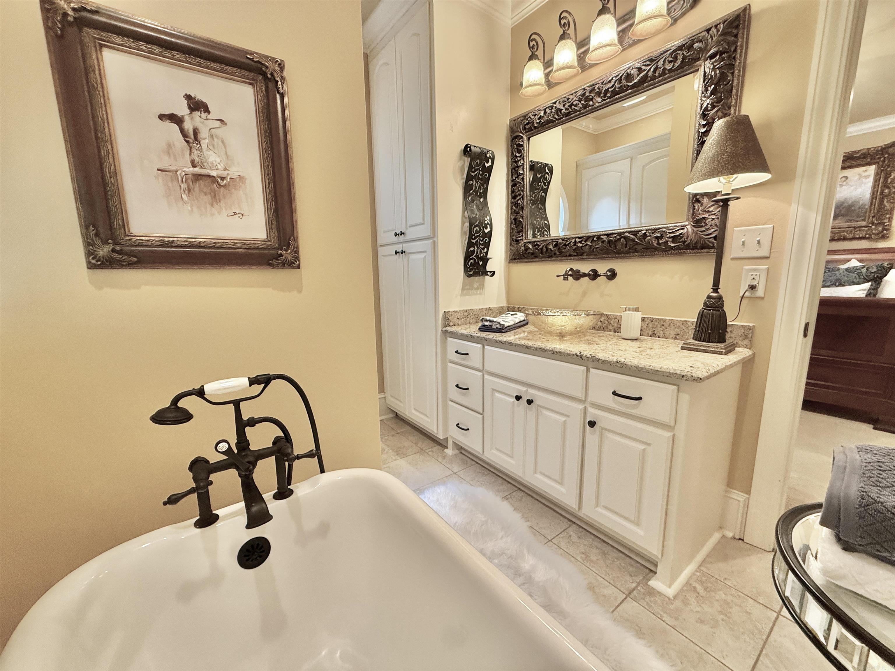 CHENAL DOWNS - Residential