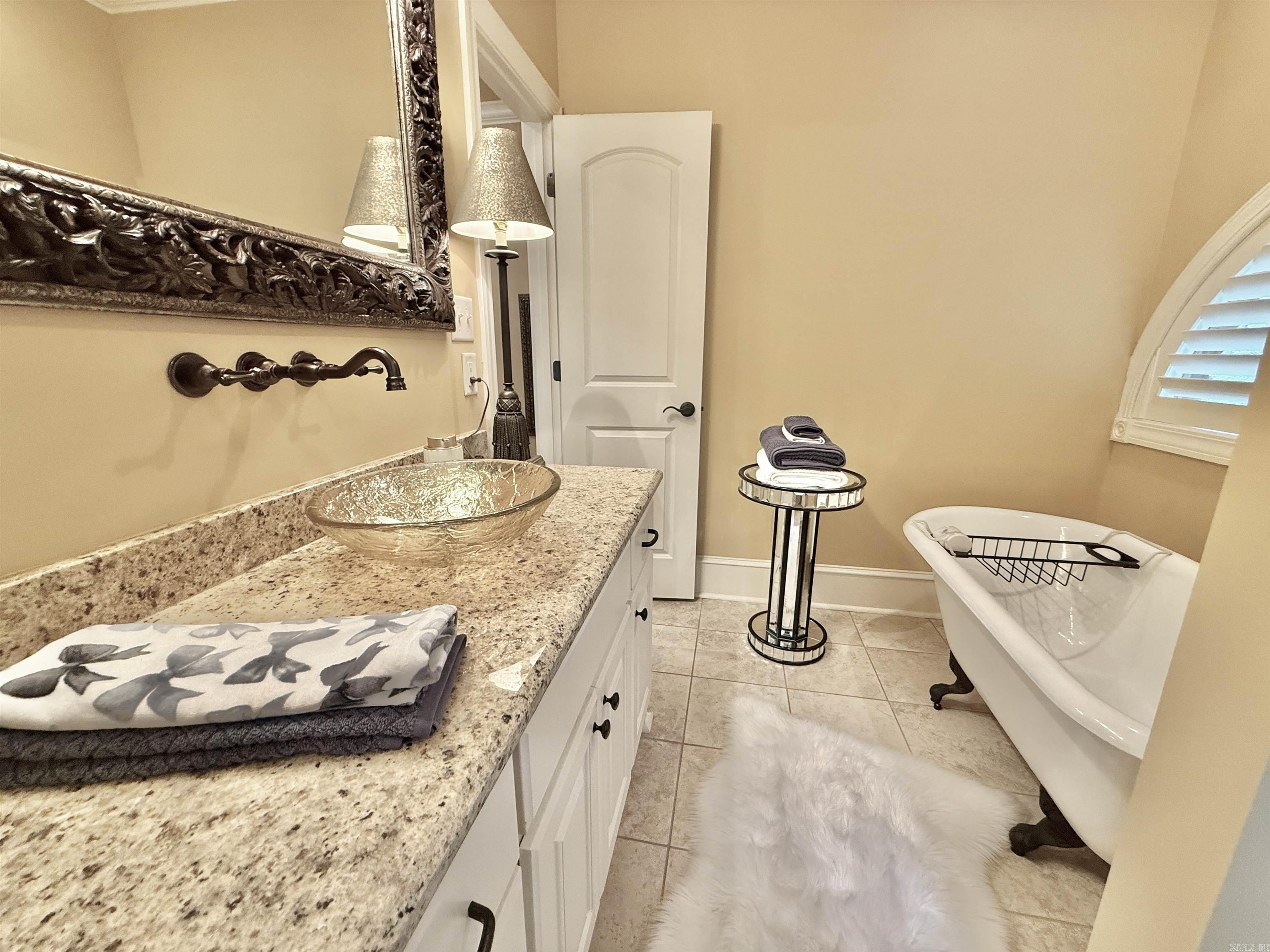 CHENAL DOWNS - Residential