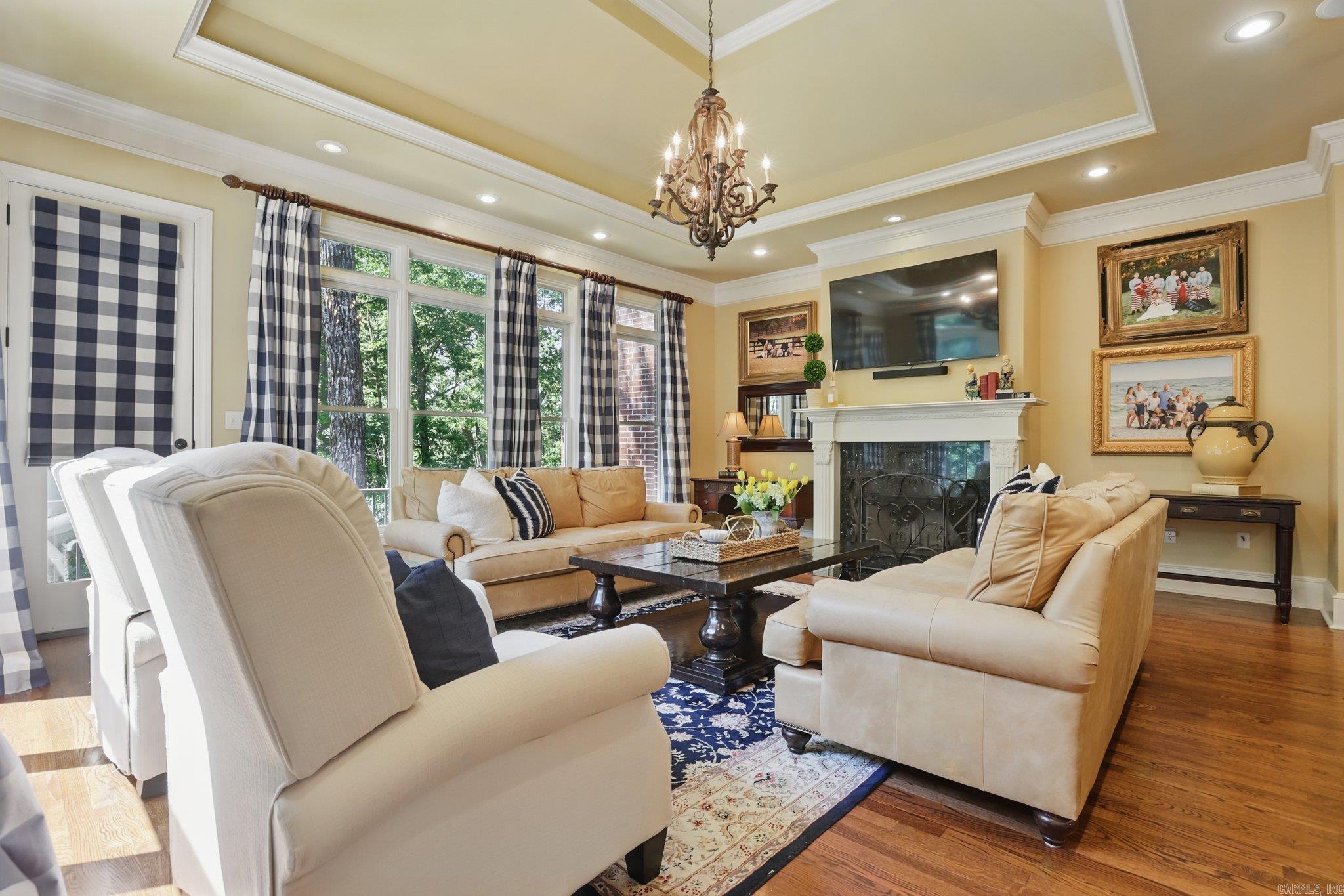 CHENAL DOWNS - Residential