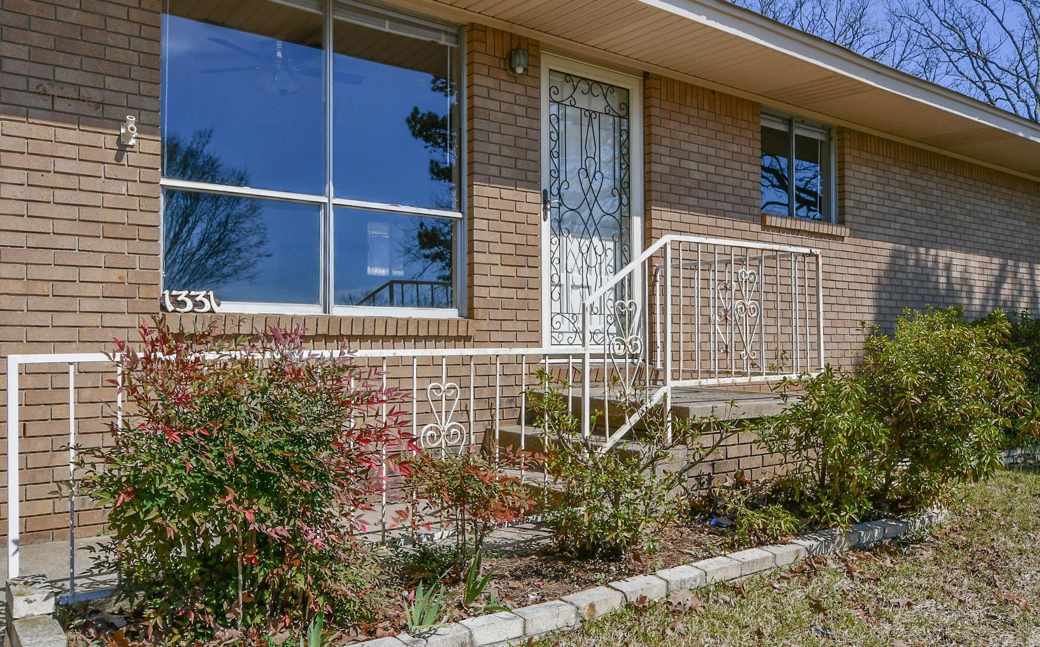 PARK HILL ADDN TO LR - Residential Lease