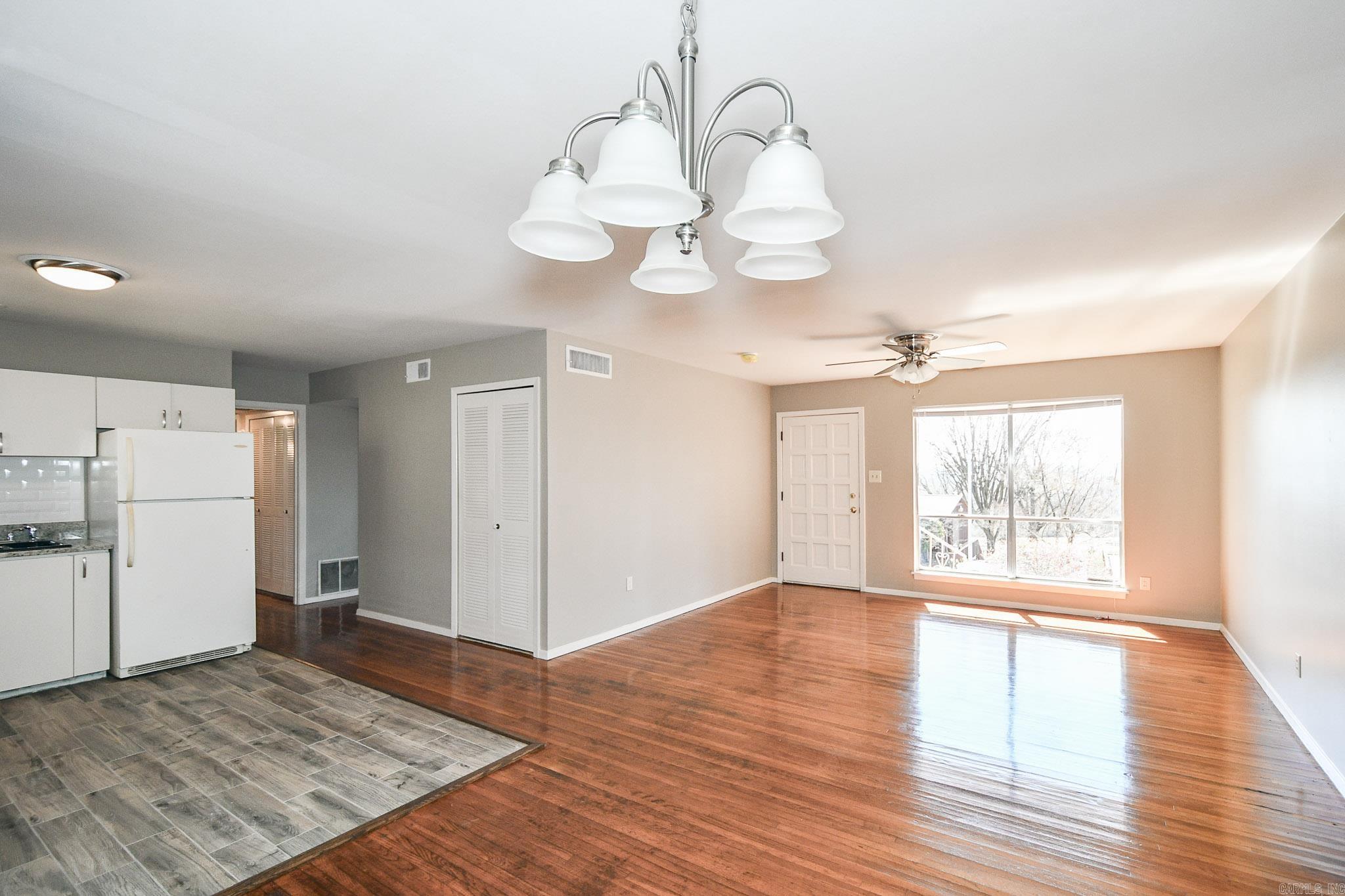 PARK HILL ADDN TO LR - Residential Lease