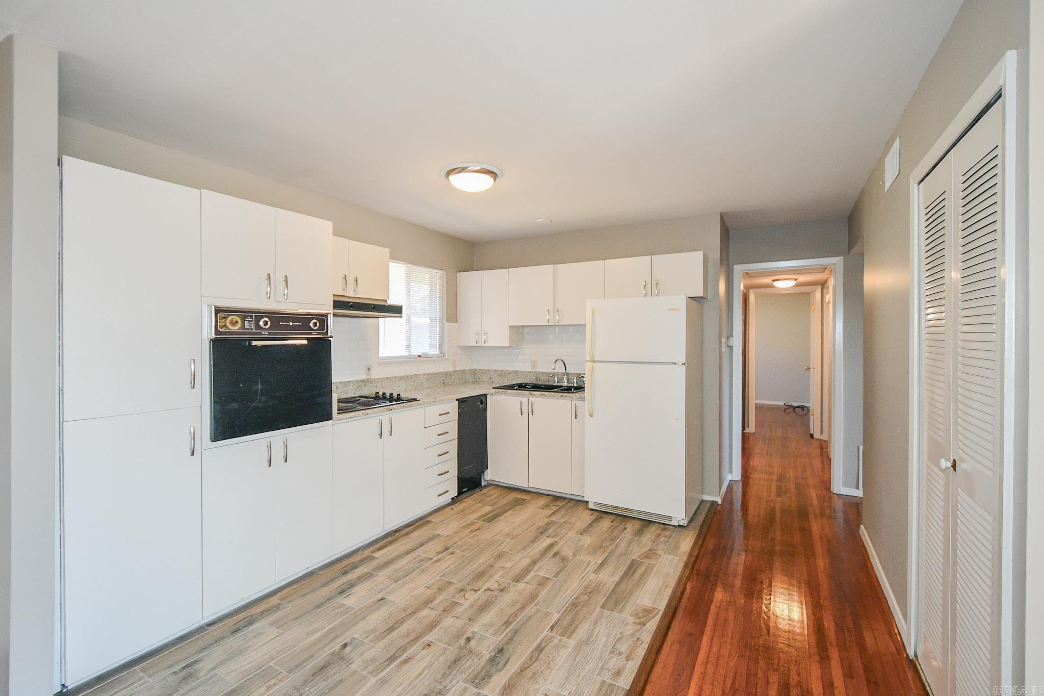 PARK HILL ADDN TO LR - Residential Lease