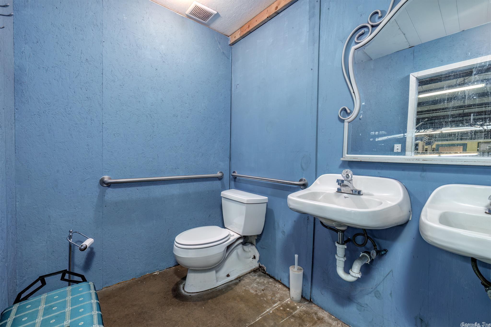 Metes & Bounds - Commercial Sale