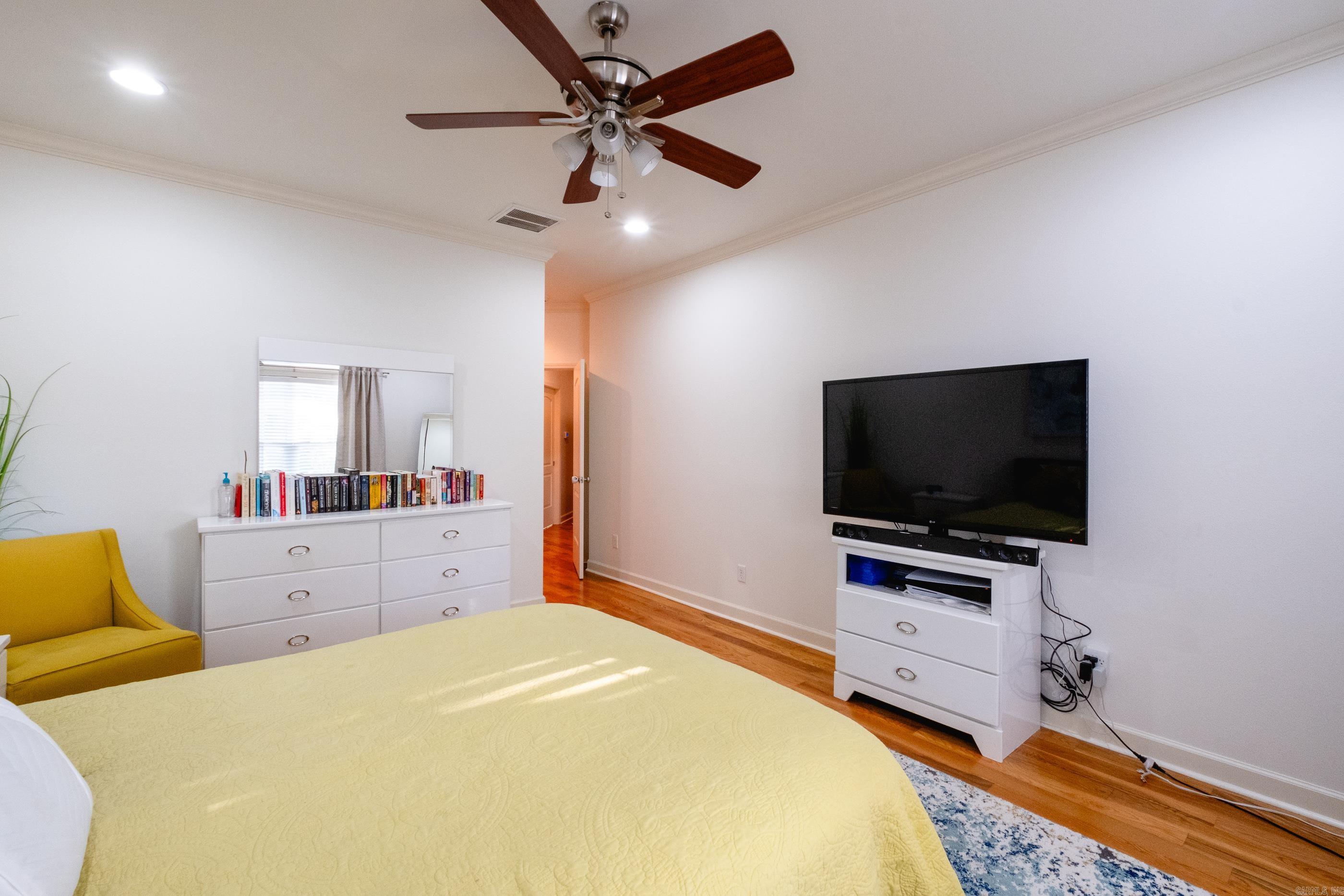 PINNACLE VALLEY COURT - Residential