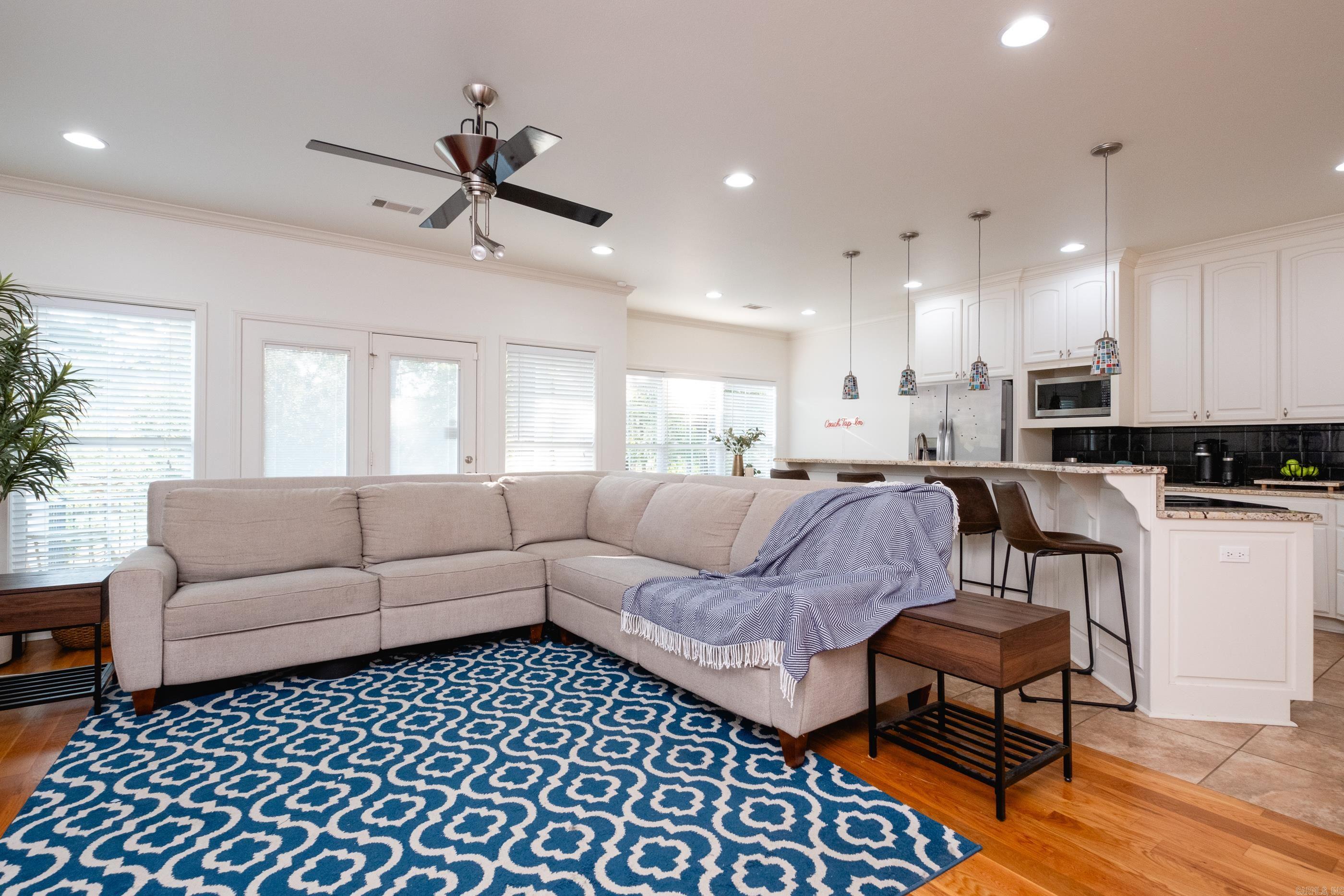 PINNACLE VALLEY COURT - Residential