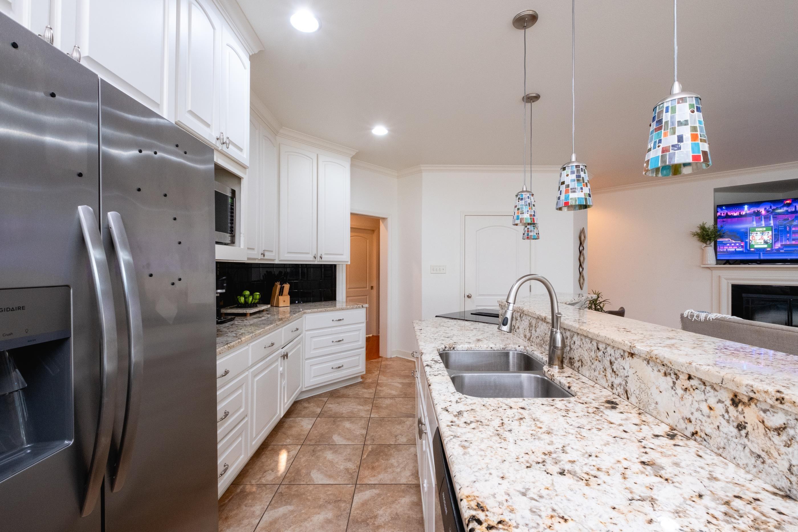 PINNACLE VALLEY COURT - Residential