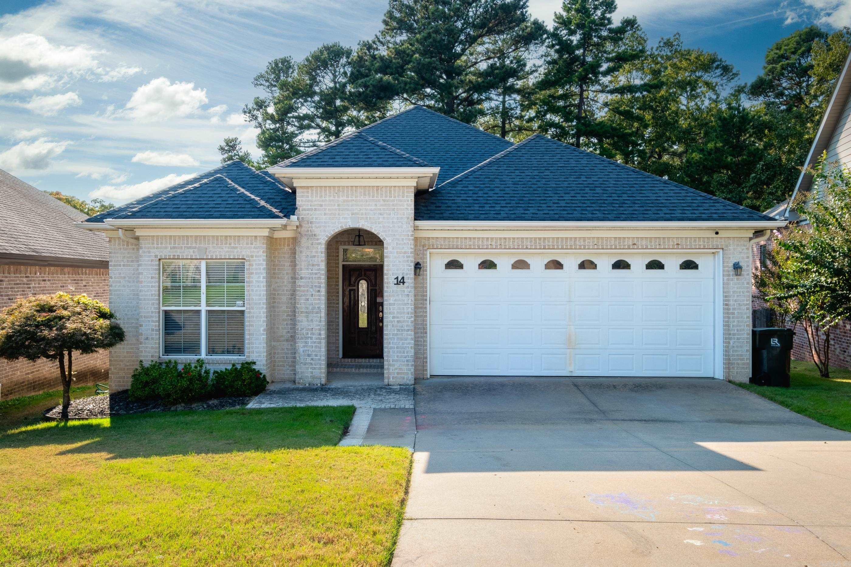 PINNACLE VALLEY COURT - Residential