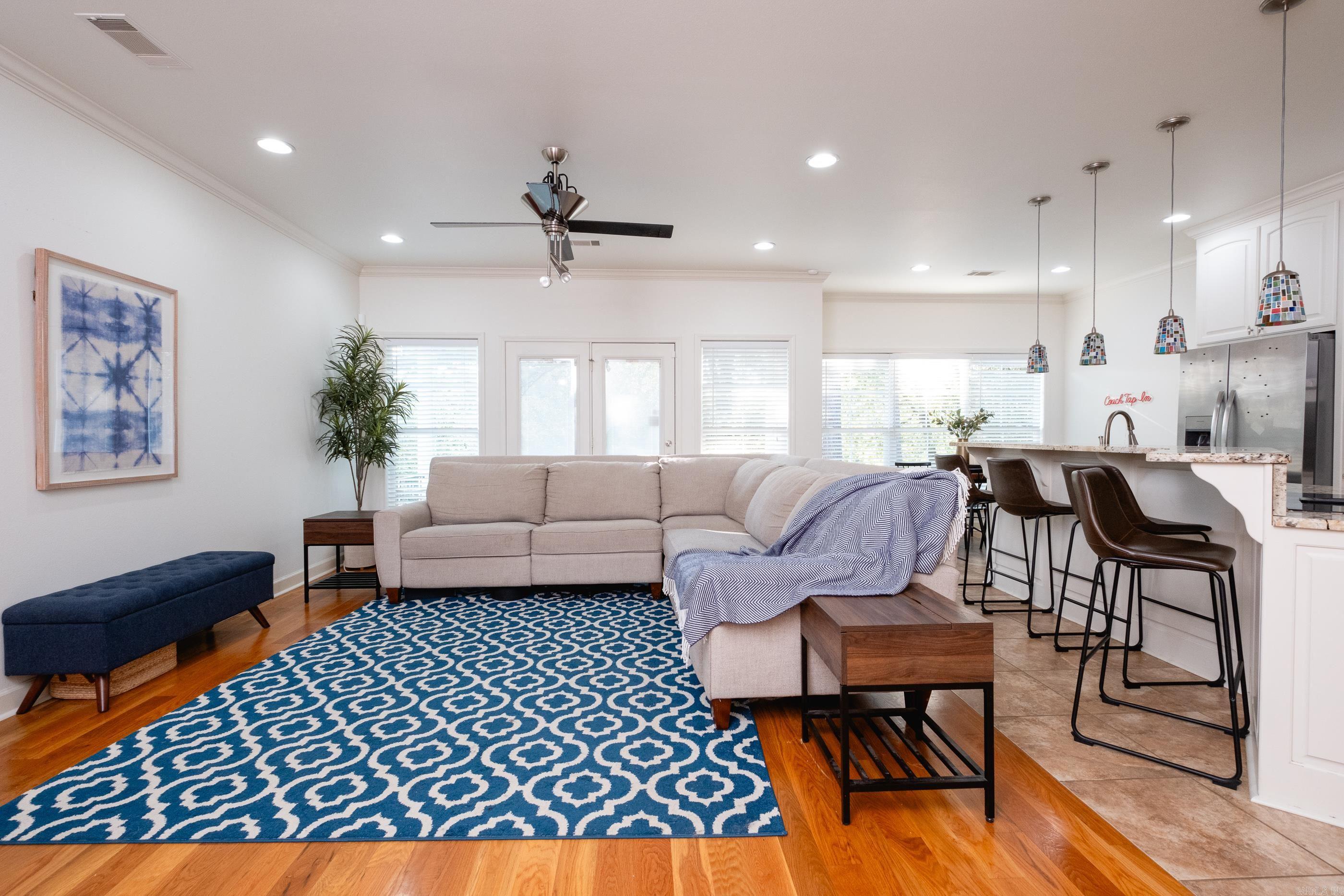 PINNACLE VALLEY COURT - Residential