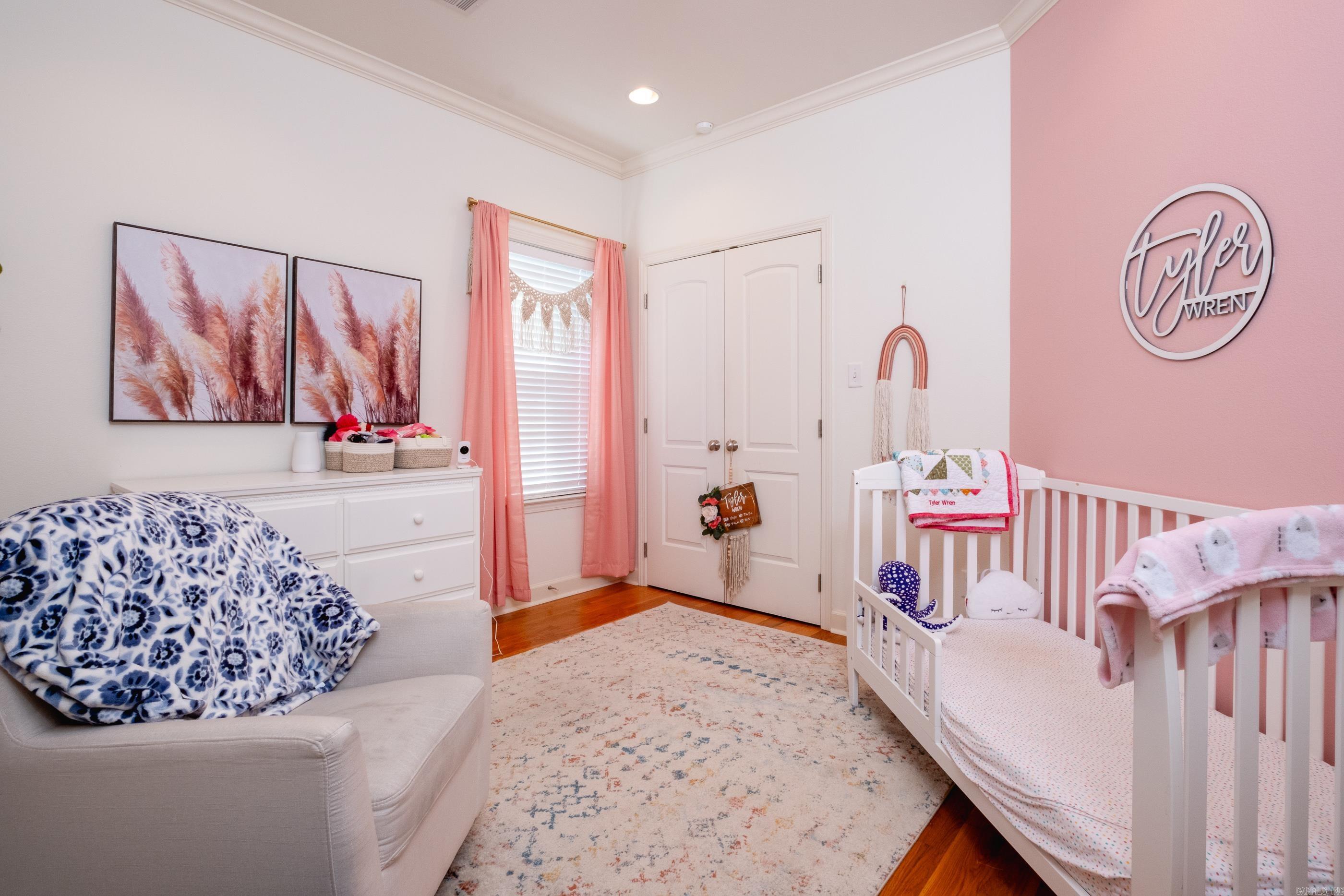 PINNACLE VALLEY COURT - Residential