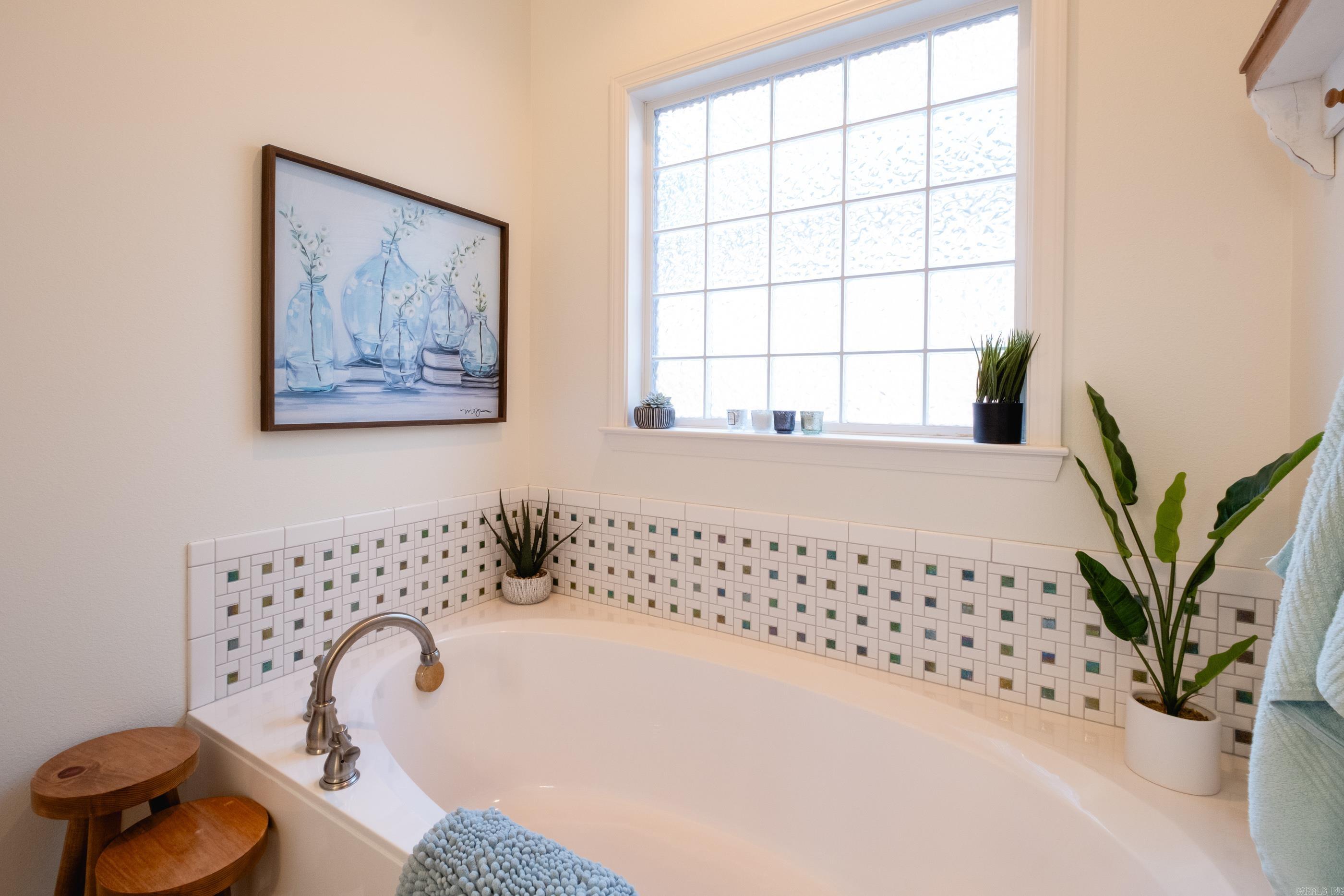 PINNACLE VALLEY COURT - Residential