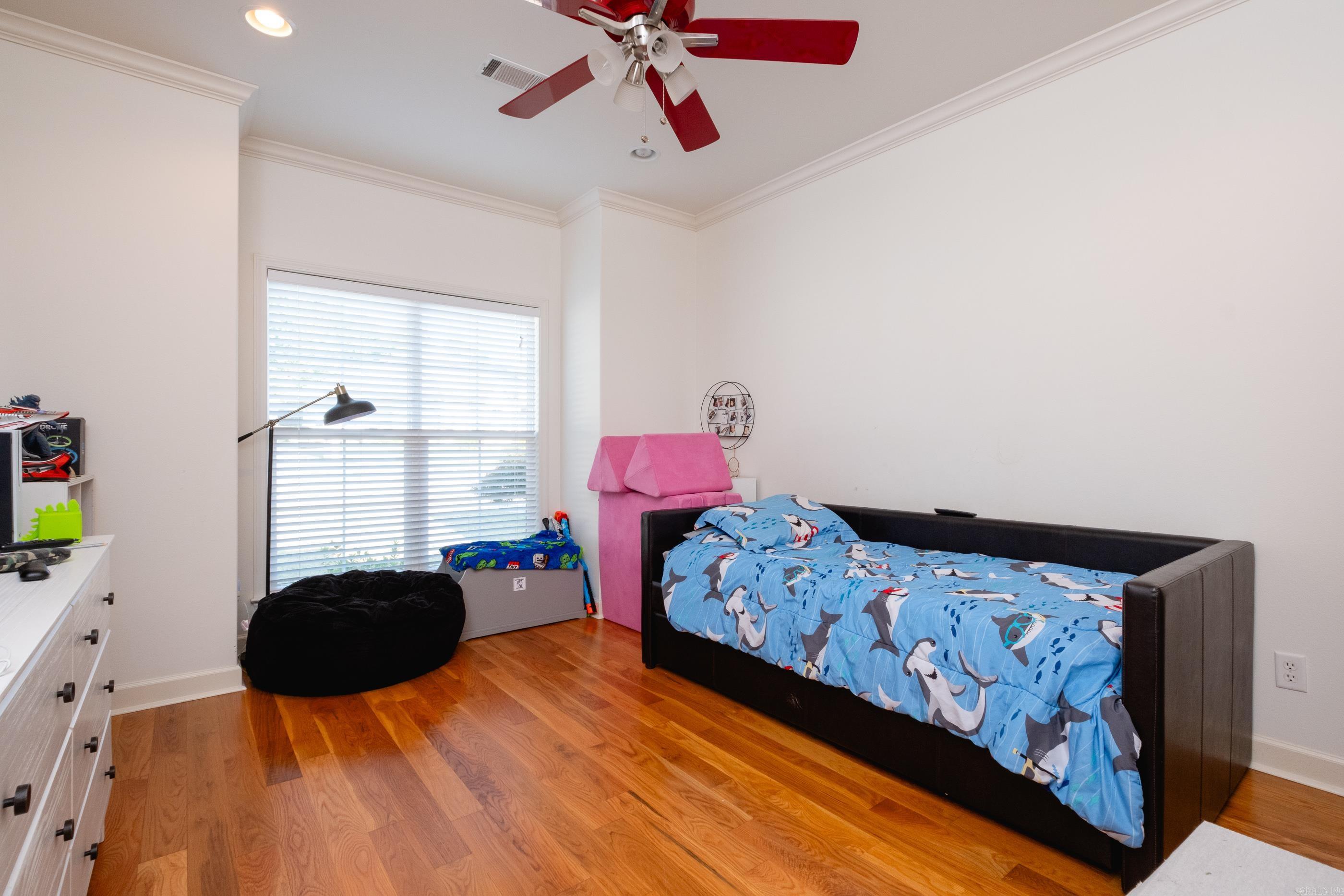 PINNACLE VALLEY COURT - Residential