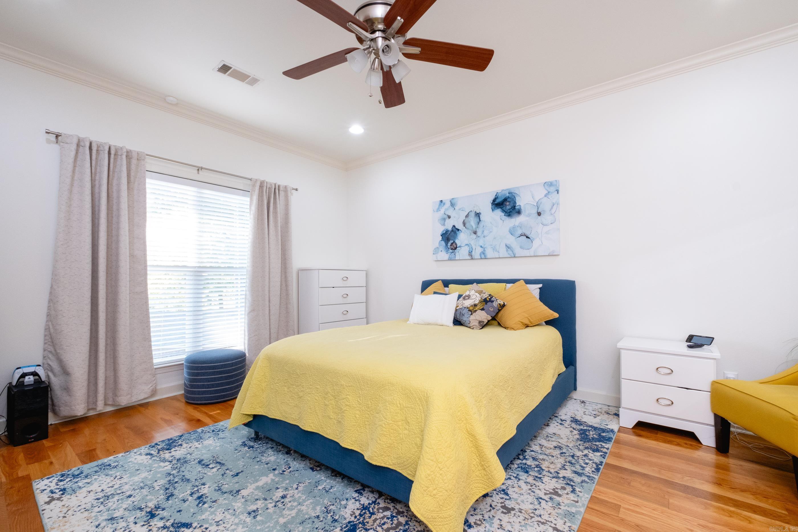 PINNACLE VALLEY COURT - Residential