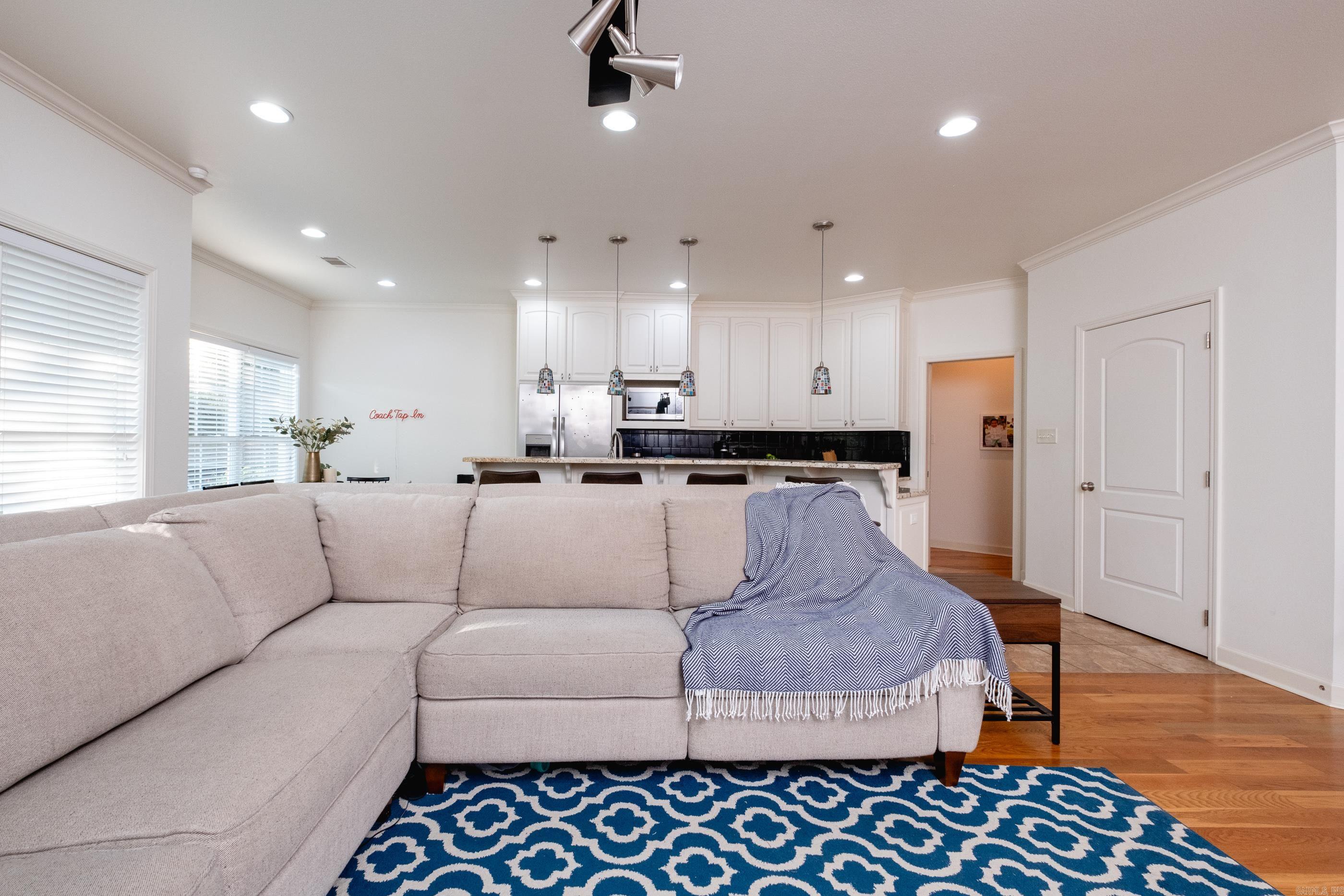 PINNACLE VALLEY COURT - Residential