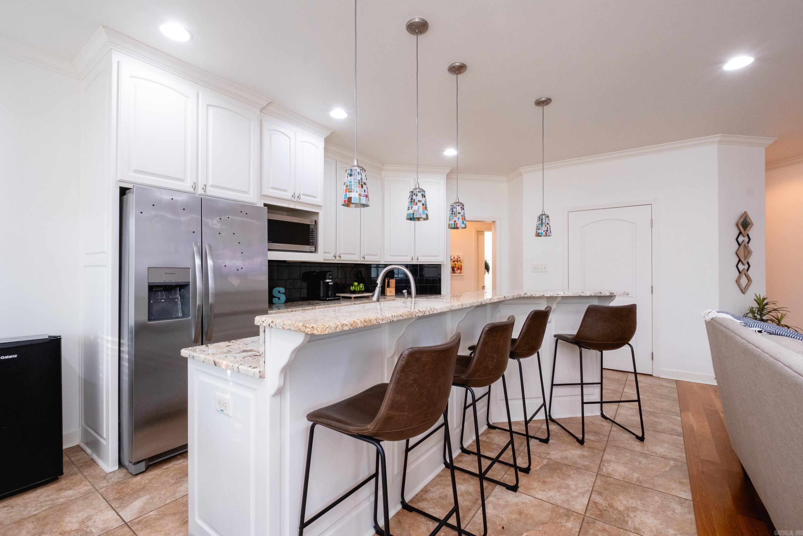 PINNACLE VALLEY COURT - Residential