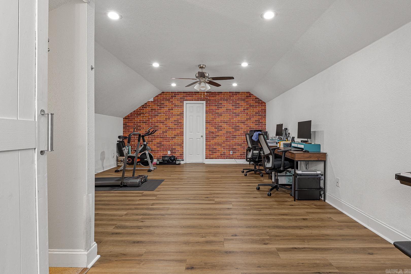 BROWNSTONE - Residential