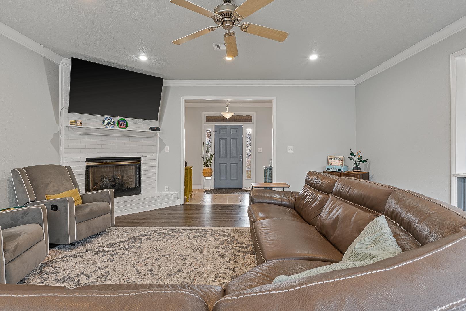 BROWNSTONE - Residential