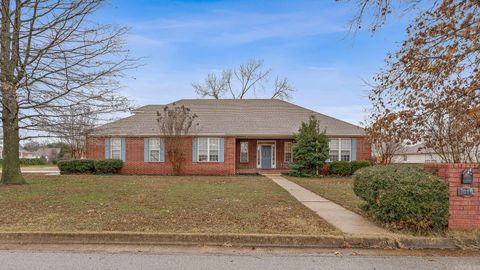 Photo of 1010 Brownstone Drive, Jonesboro, AR 72404 (MLS # 25049581)