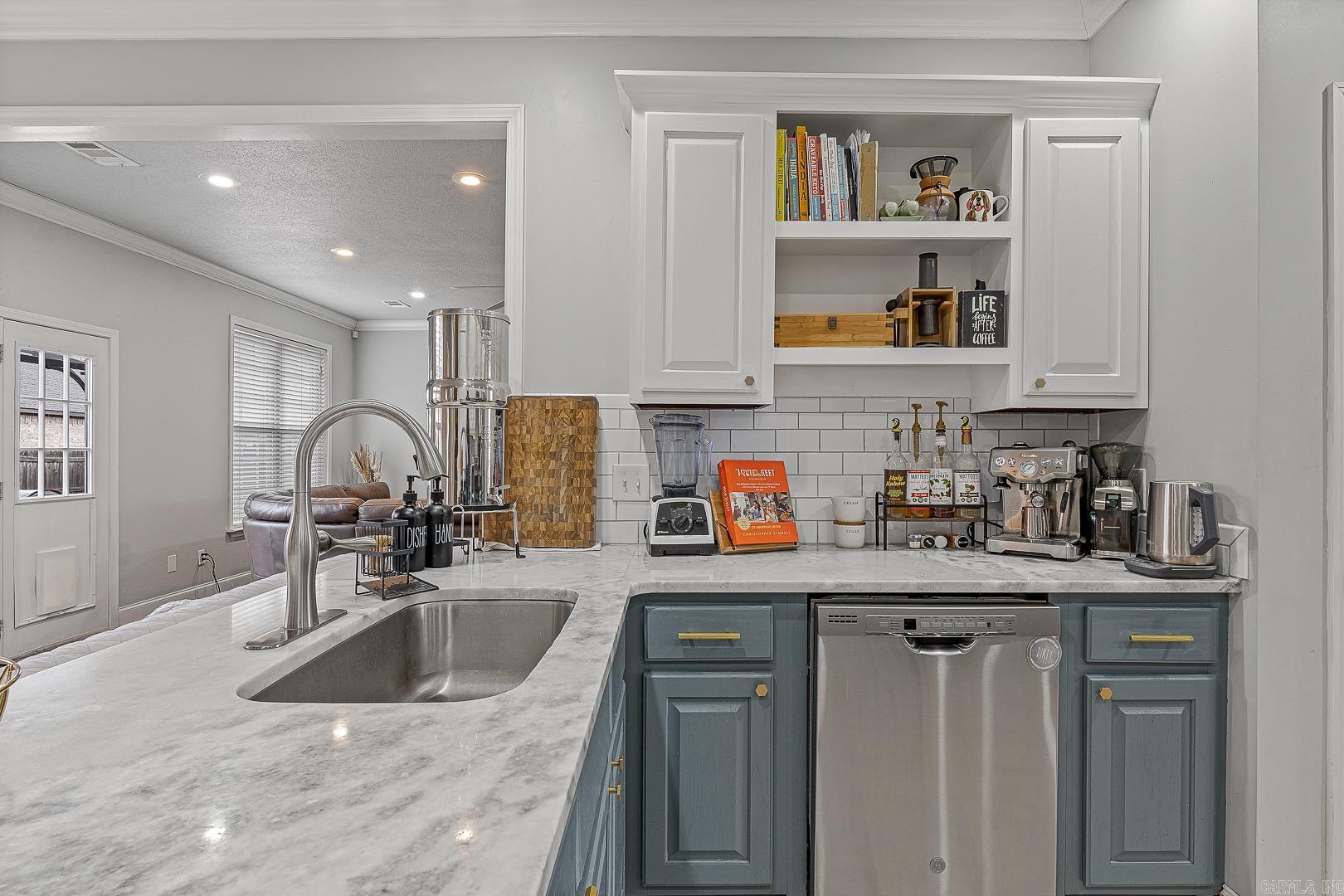 BROWNSTONE - Residential