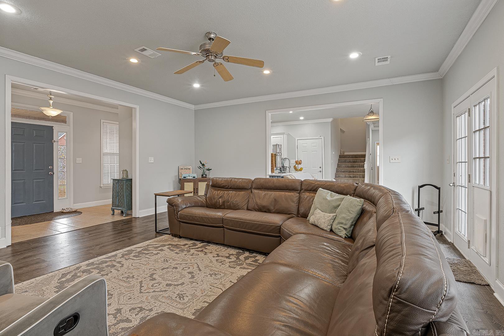 BROWNSTONE - Residential