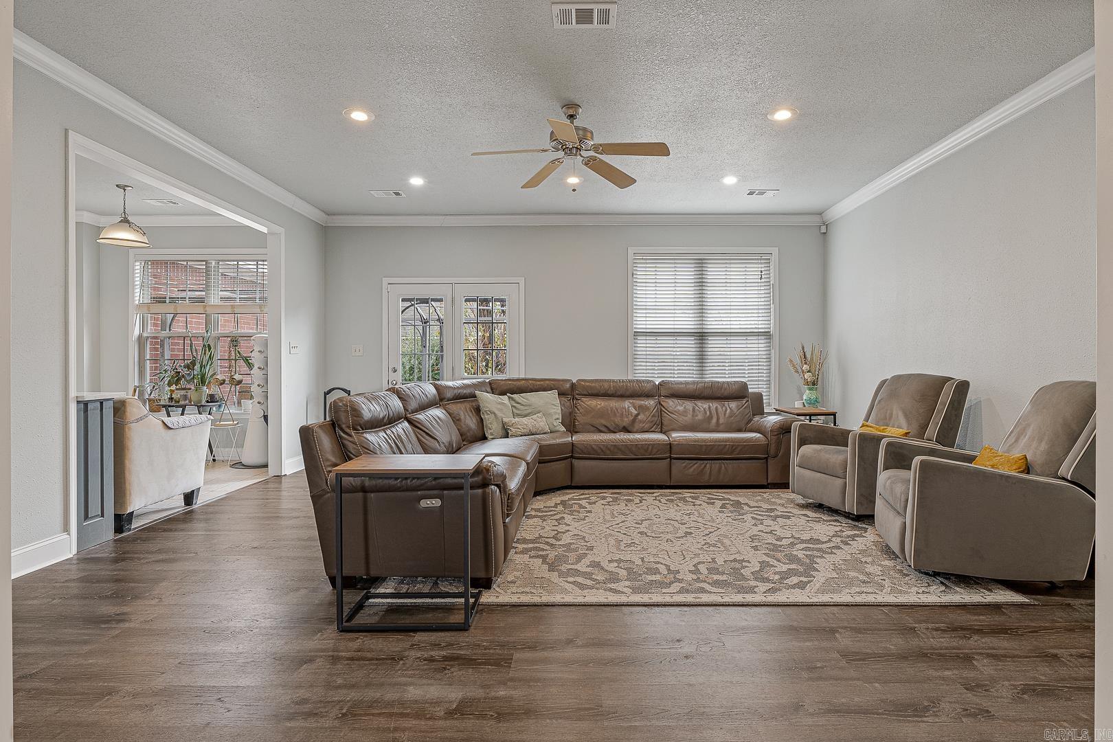 BROWNSTONE - Residential