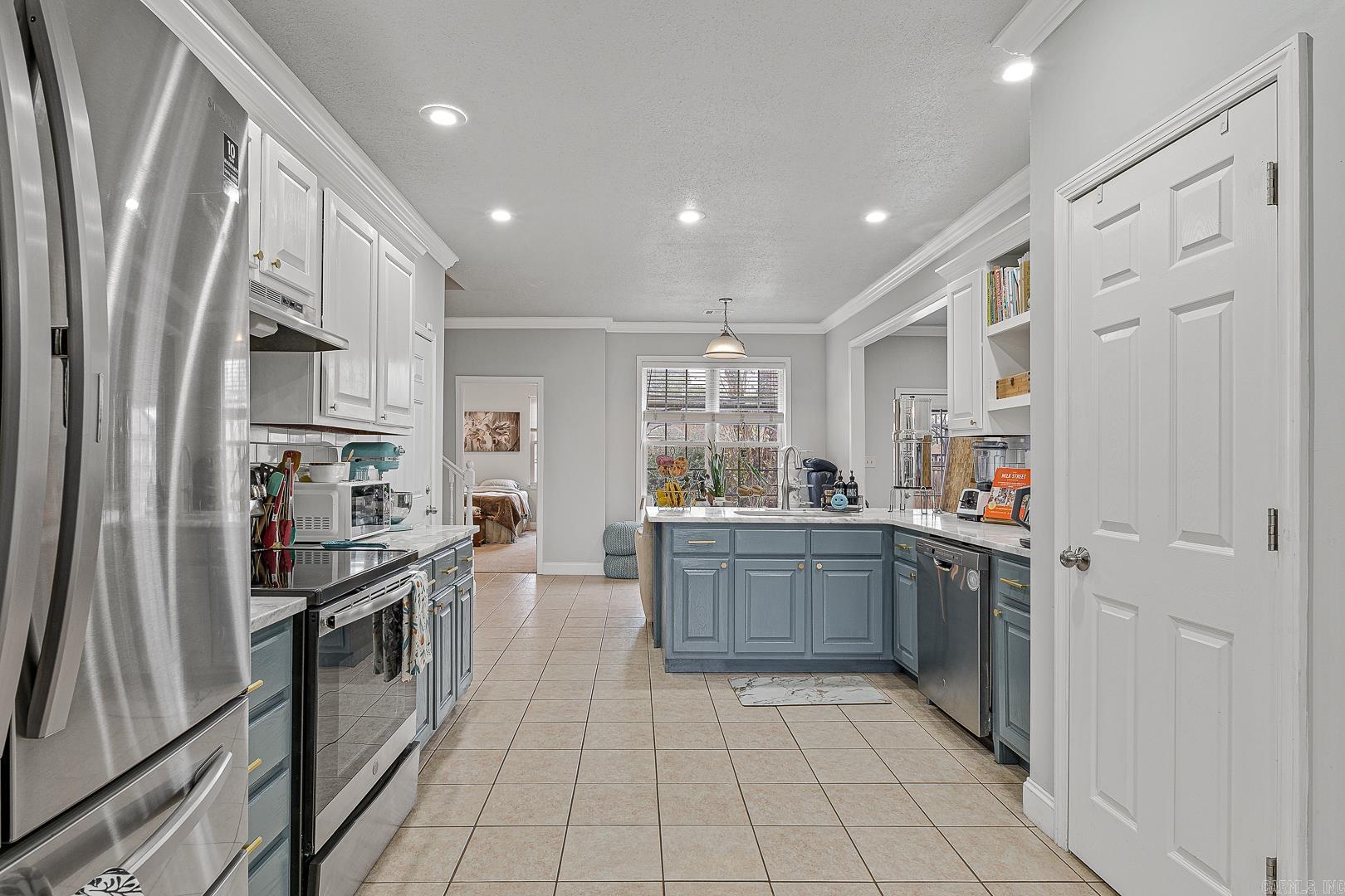 BROWNSTONE - Residential