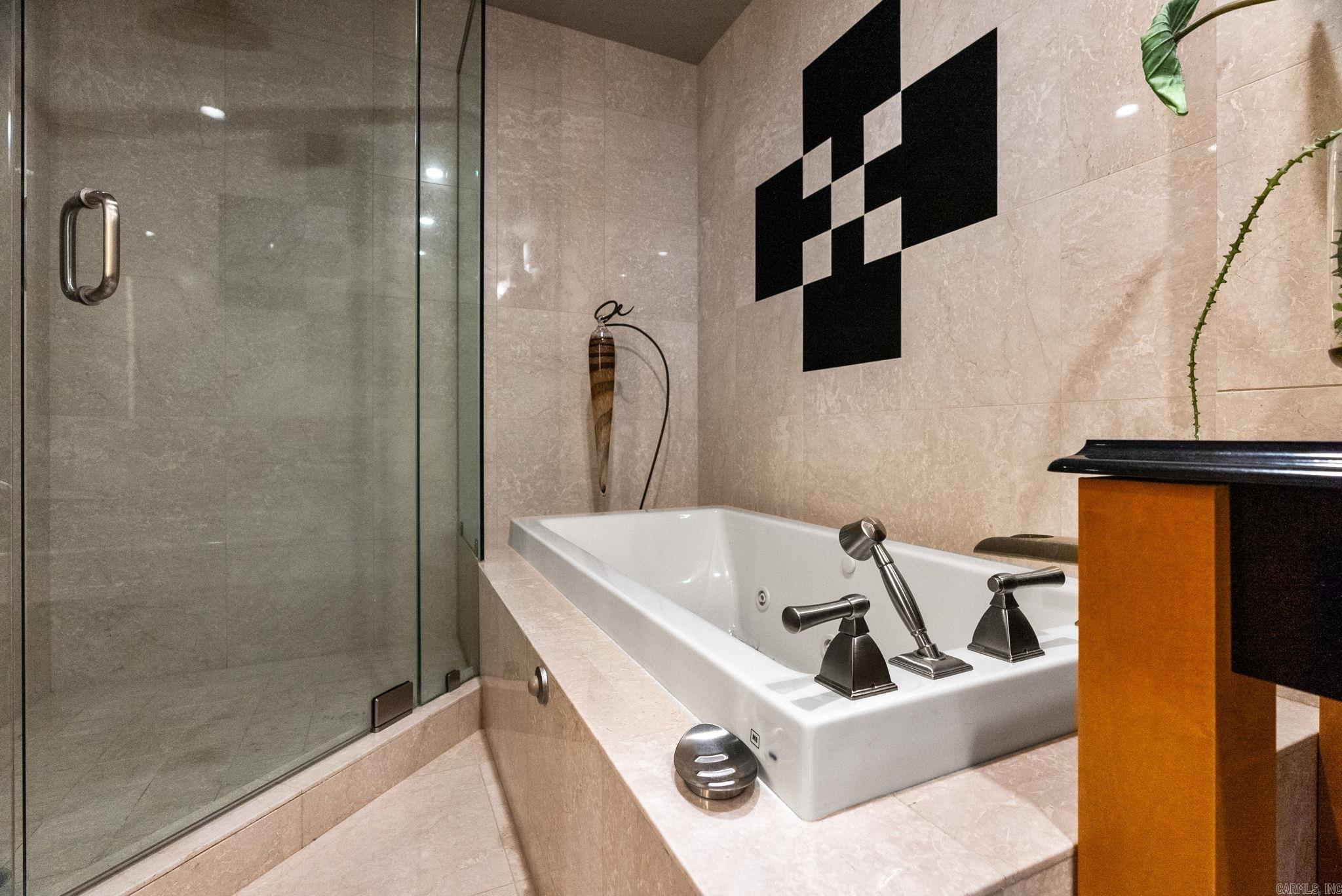 300 THIRD HPR - Residential