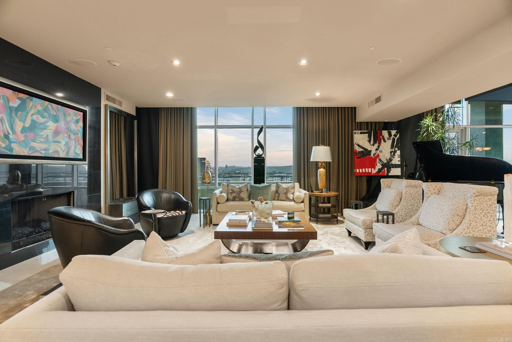 300 THIRD HPR - Residential