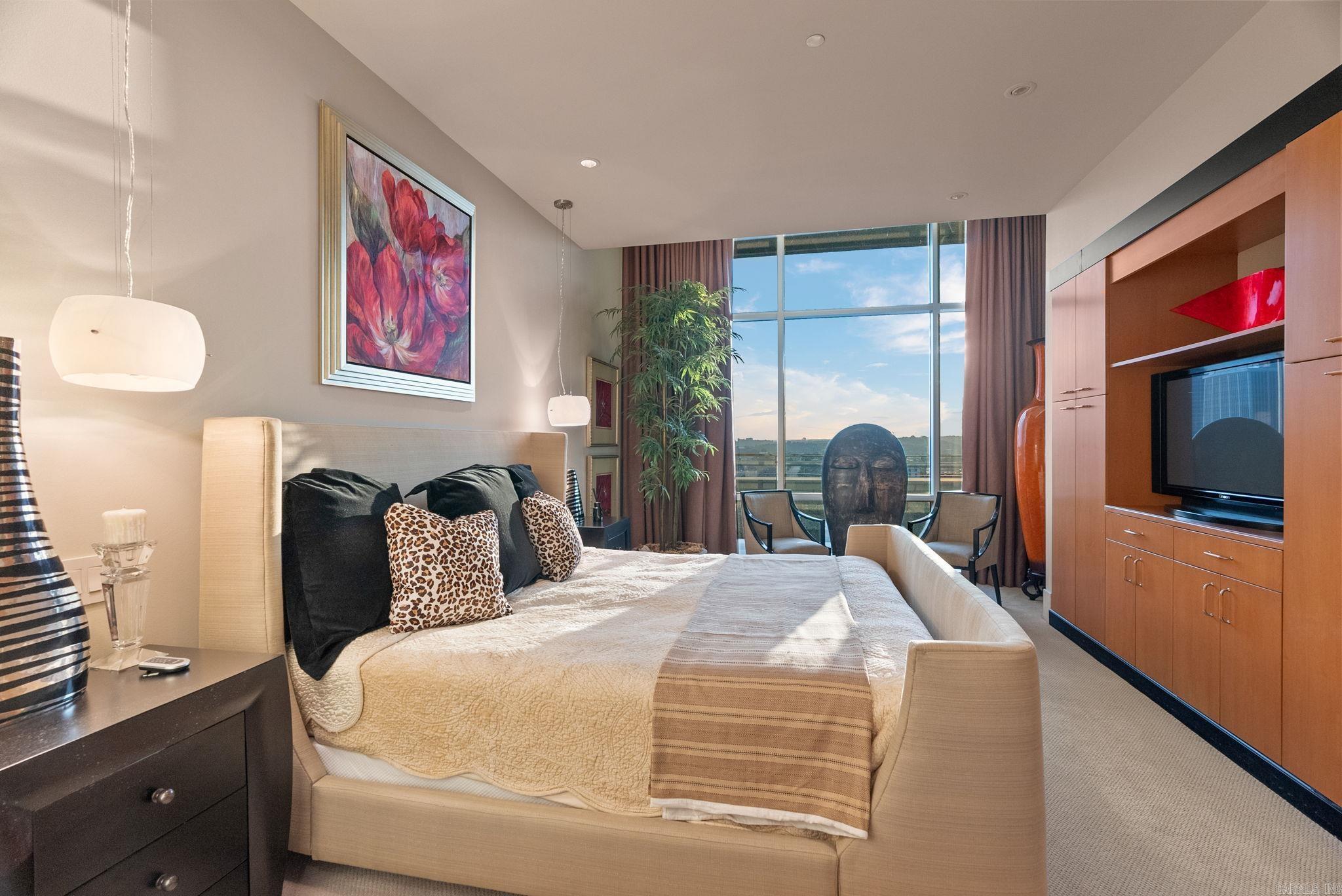 300 THIRD HPR - Residential