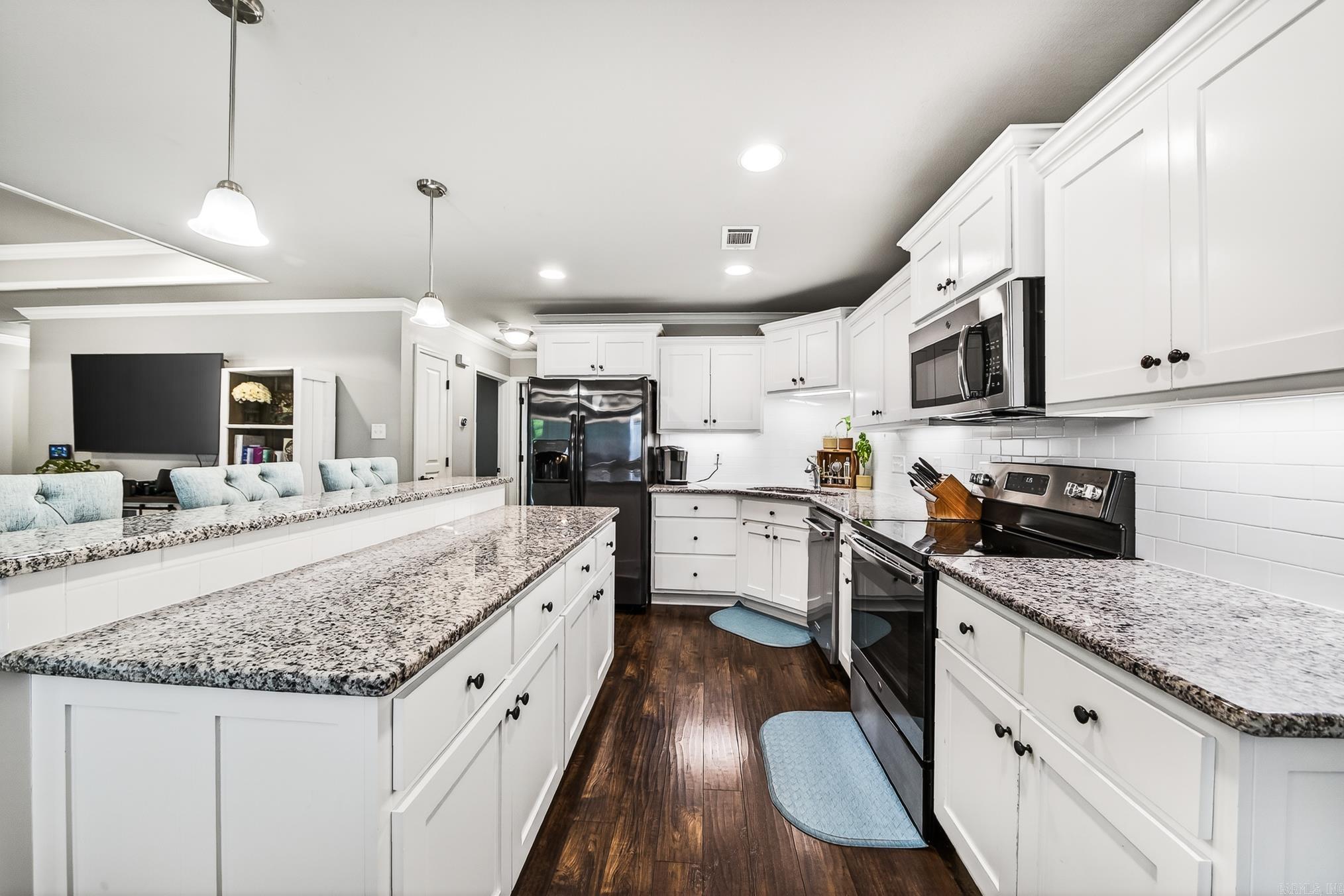 HUNTINGTON PLACE - Residential