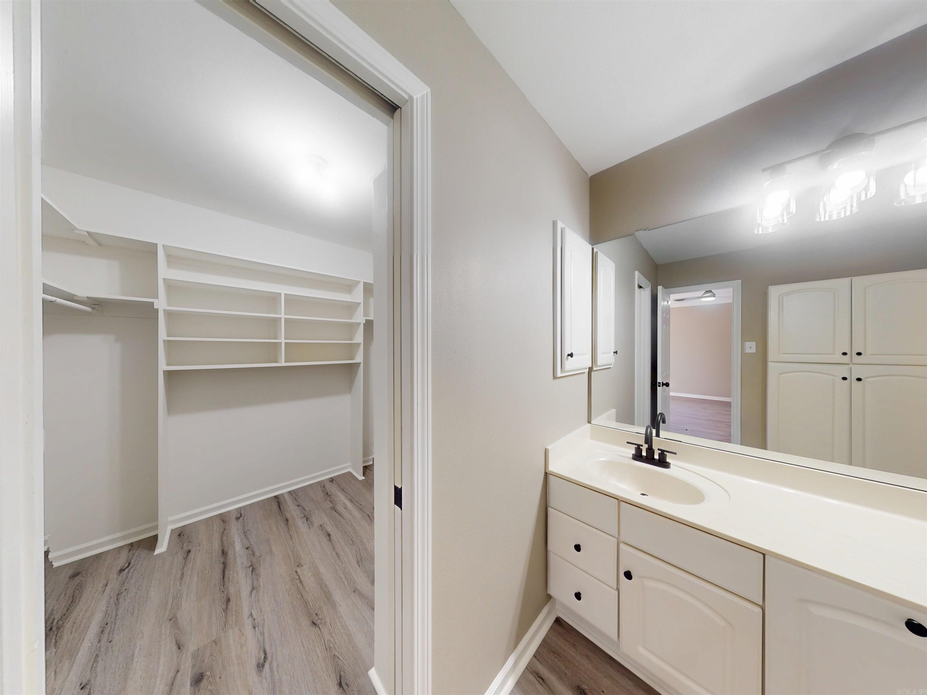 HIDDEN VALLEY - Residential