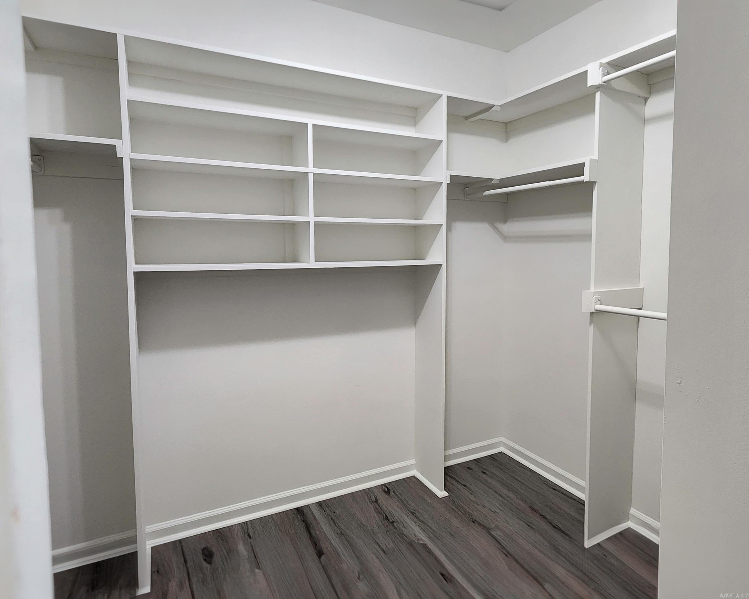 HIDDEN VALLEY - Residential