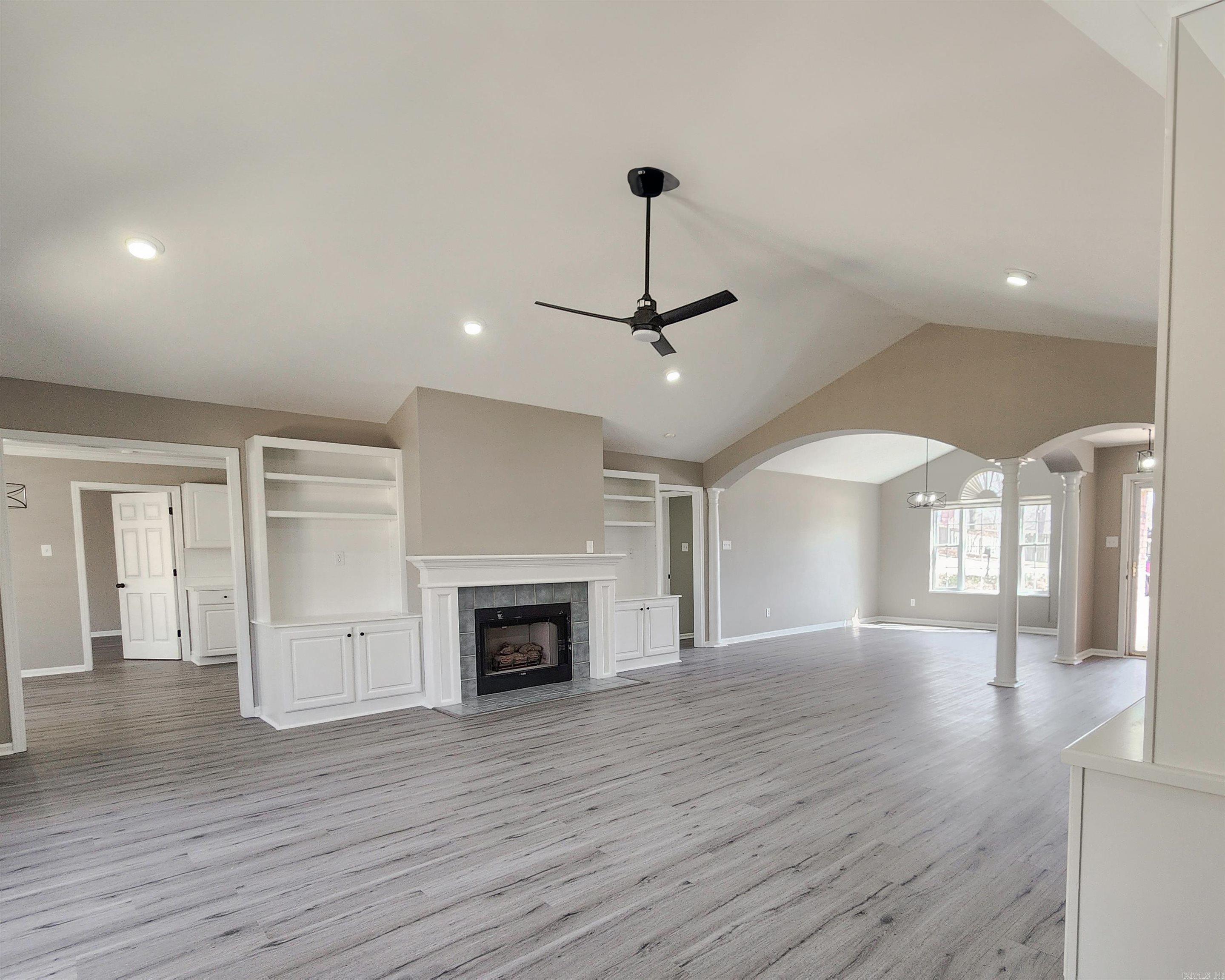 HIDDEN VALLEY - Residential