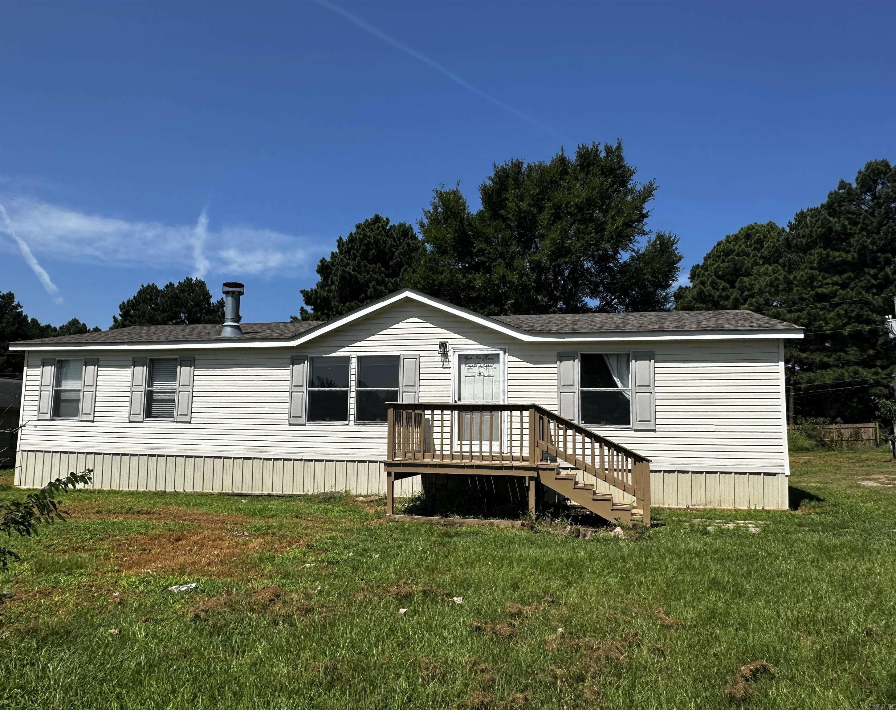 Move-In Ready 3 Bed / 2 Bath Home in Judsonia Welcome to this well-maintained mobile home located in a quiet Judsonia neighborhood. Featuring three bedrooms and two full baths, this property offers a spacious living room and a generously sized, fully fenced backyardāperfect for outdoor enjoyment. All appliances will convey, and the home includes central heat and air for year-round comfort. Please note: This property is being sold as-is. The mobile home is not on a permanent foundation and will require cash or specialized financing.
