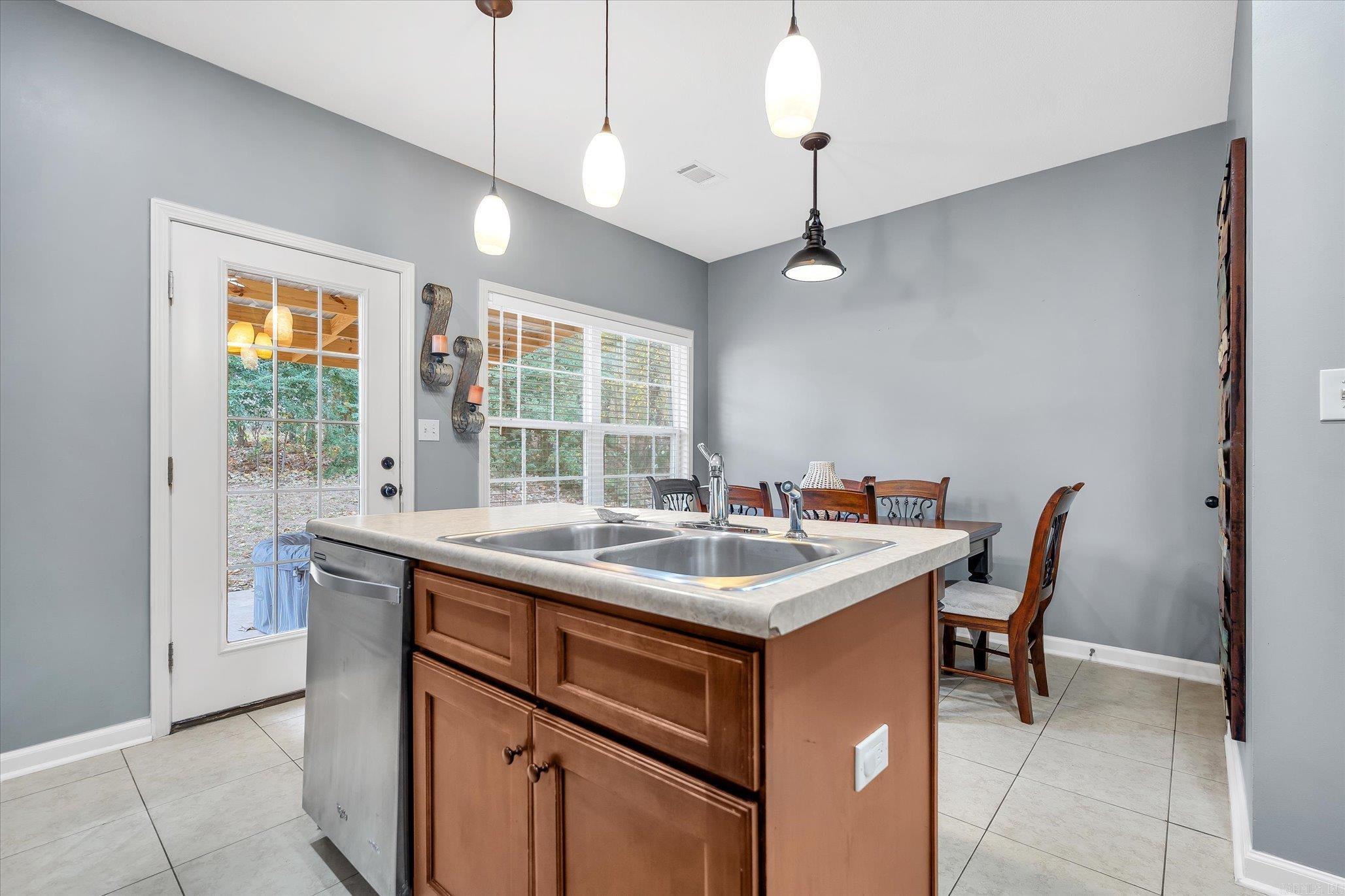 BARNES - Residential