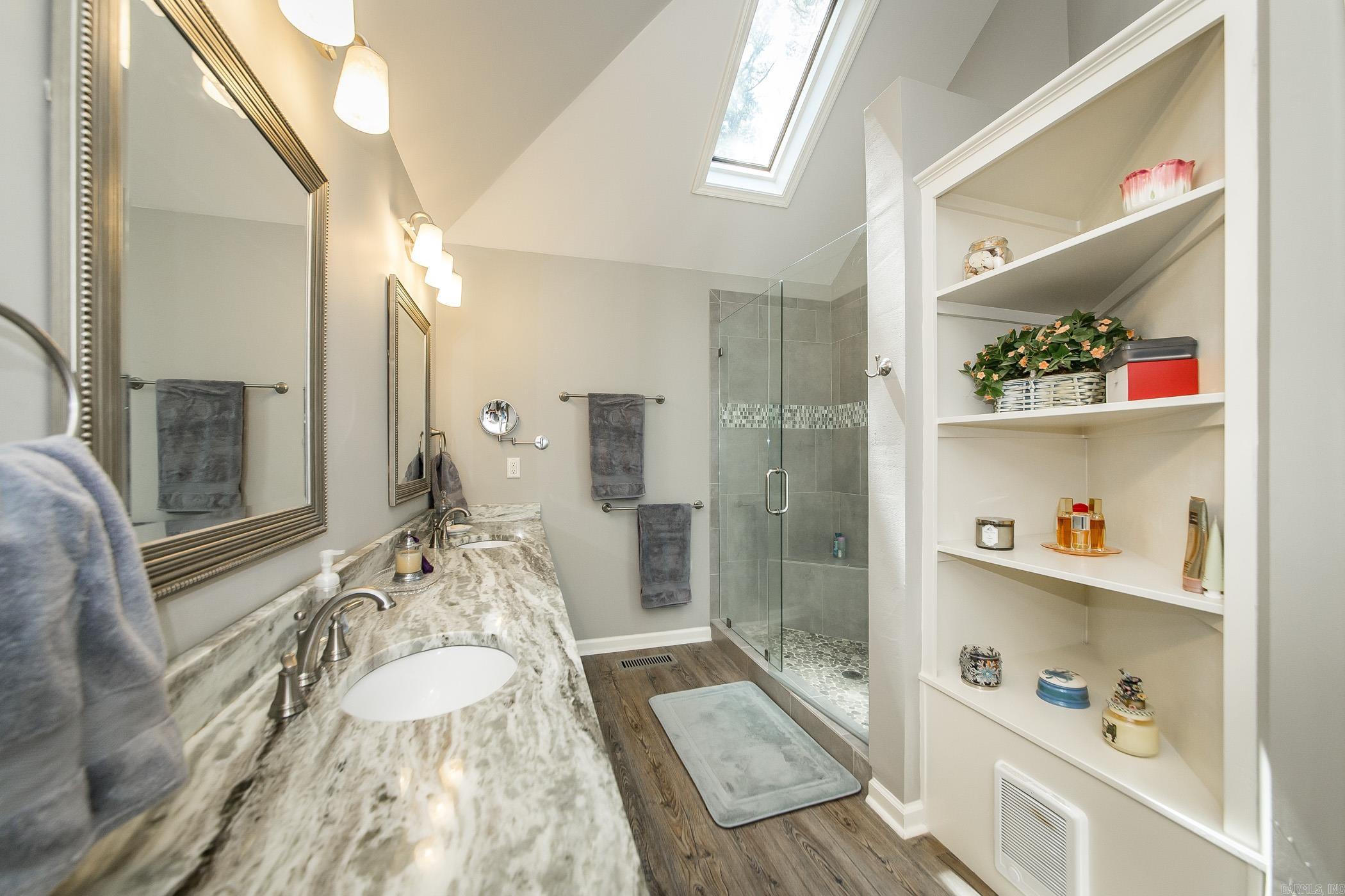 INDIAN HILLS - Residential