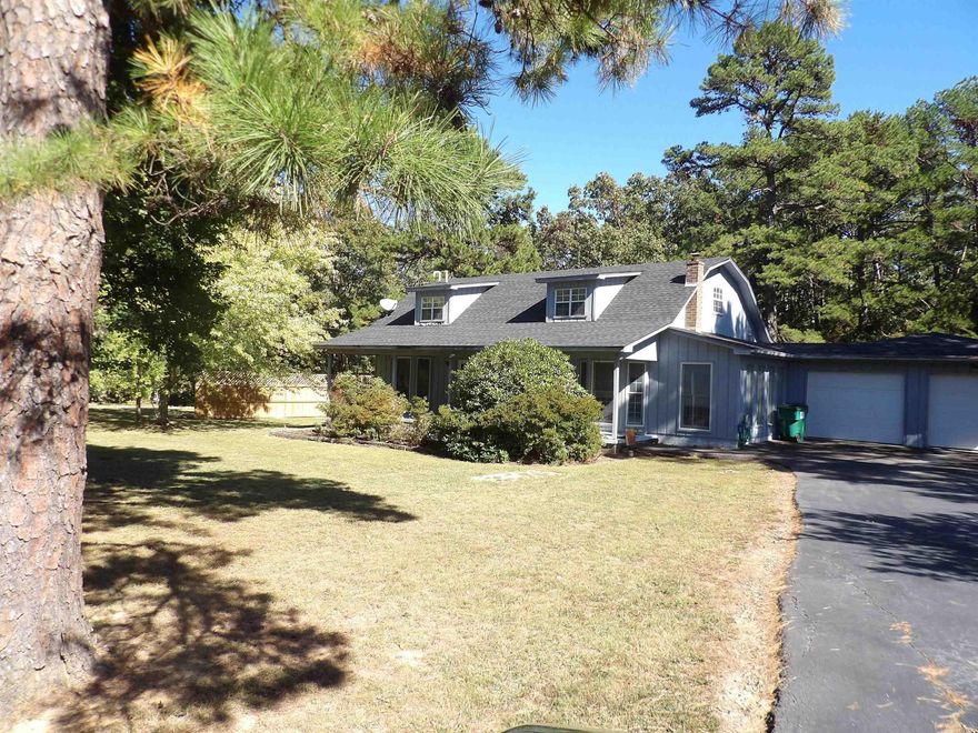 WONDERFUL STREET APPEAL!! THIS UNIQUE HOME FEATURES 2,348' OF LIVING AREA. MASTER BEDROOM IS LOCATED MAIN LEVEL AND SECOND BEDROOM IS UPSTAIRS. LOTS OF STORAGE AREAS, DOUBLE GARAGE WITH AUTOMATIC DOORS. MANY OTHER AMENITIES!!