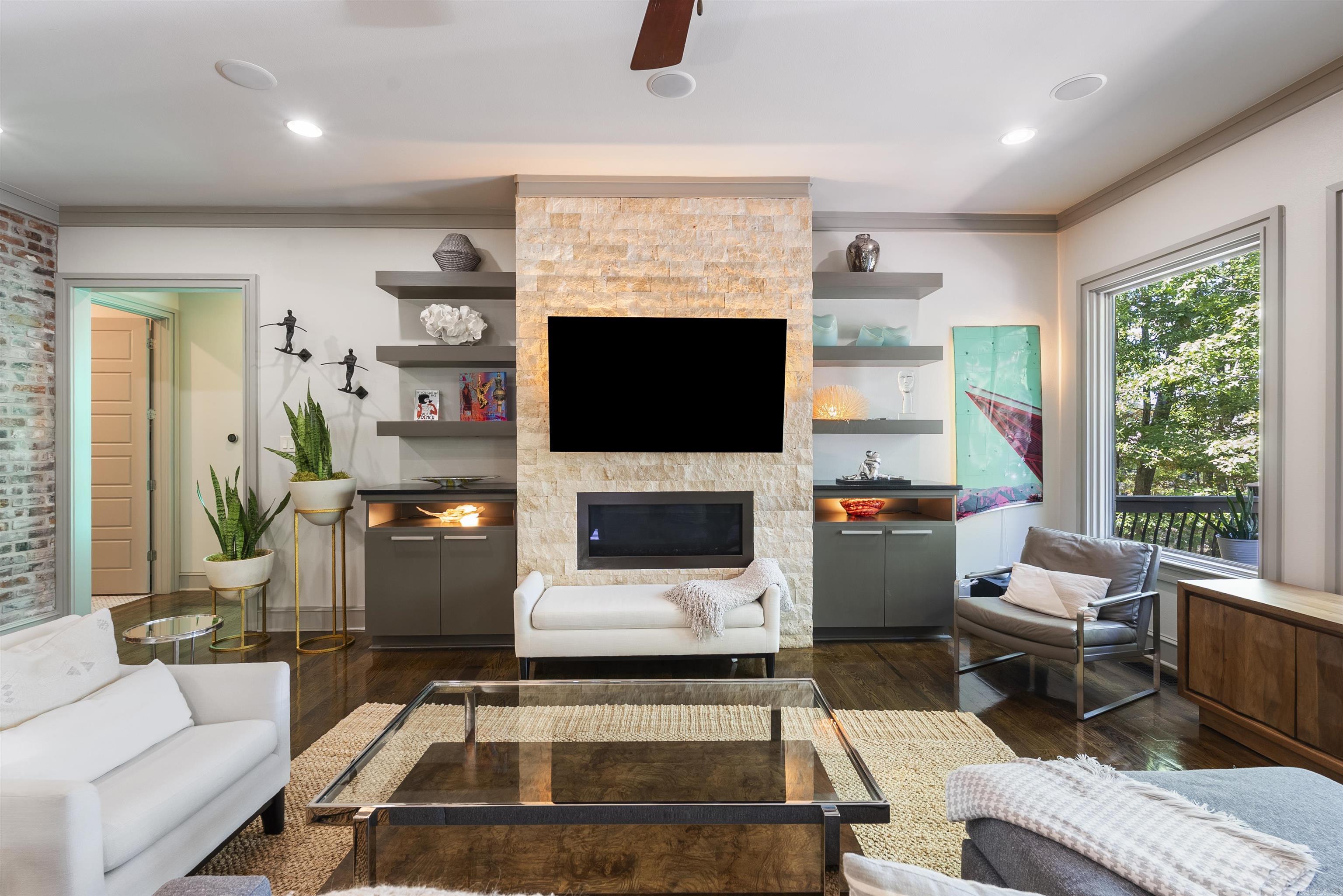 WOODLANDS EDGE - Residential