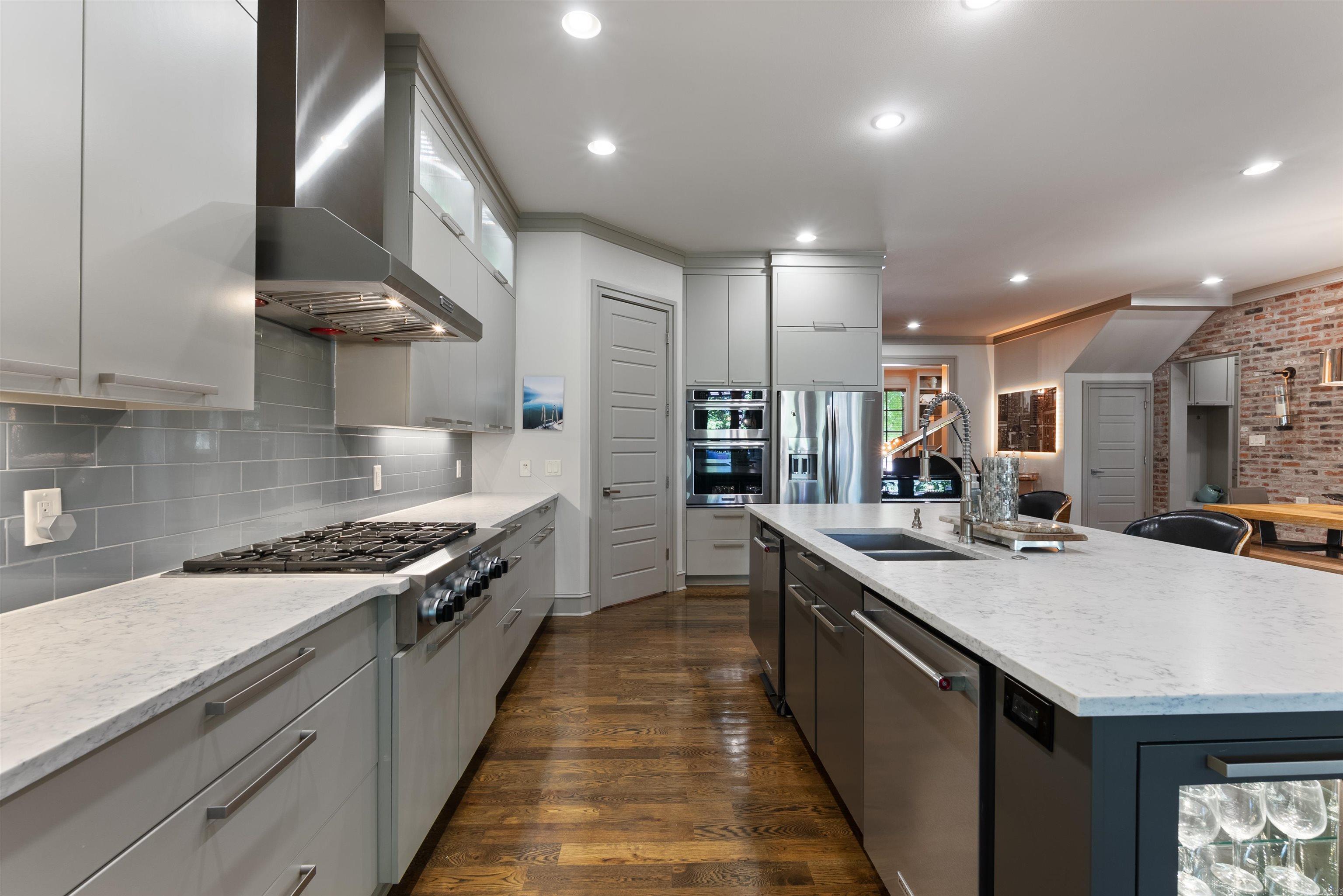 WOODLANDS EDGE - Residential