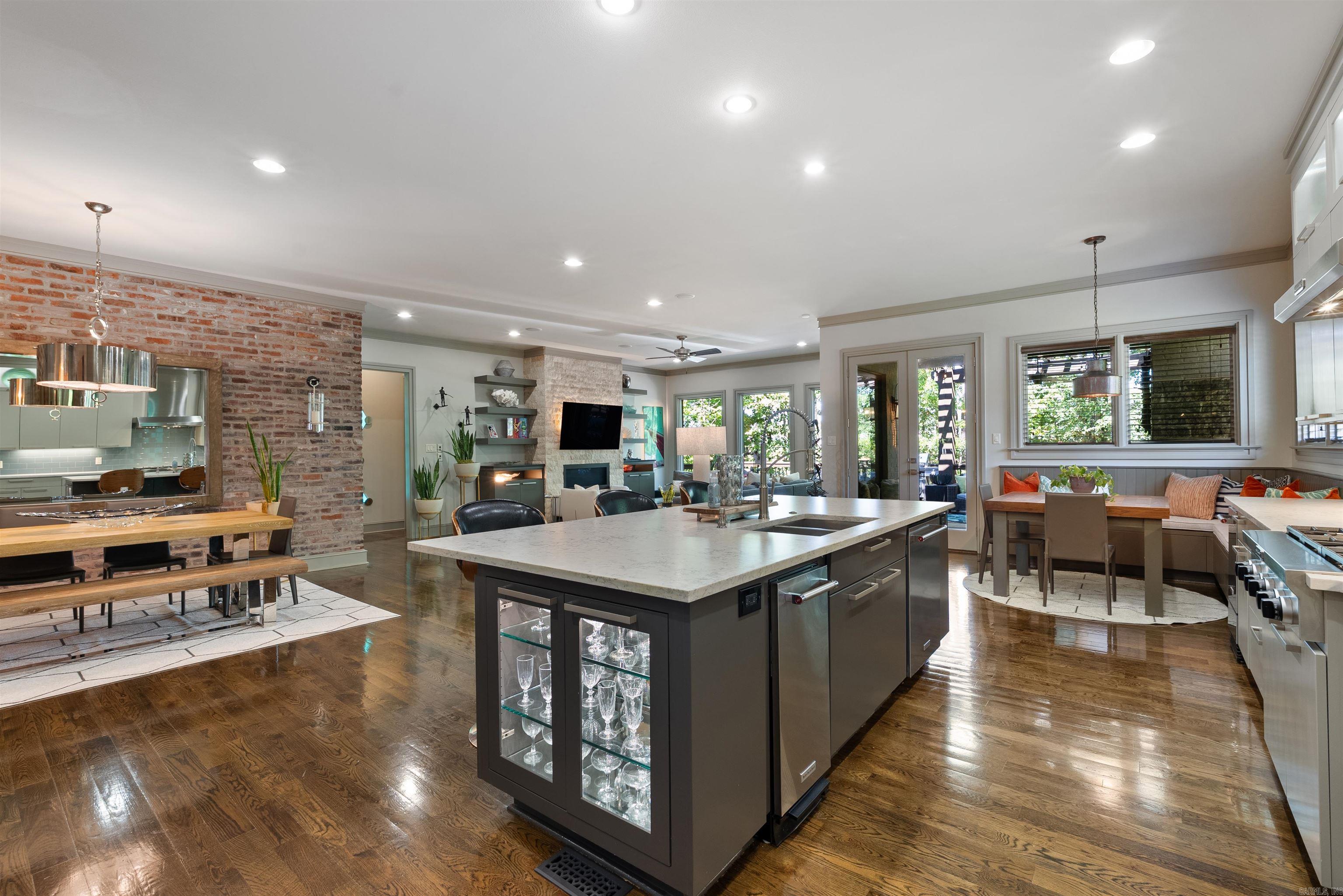 WOODLANDS EDGE - Residential