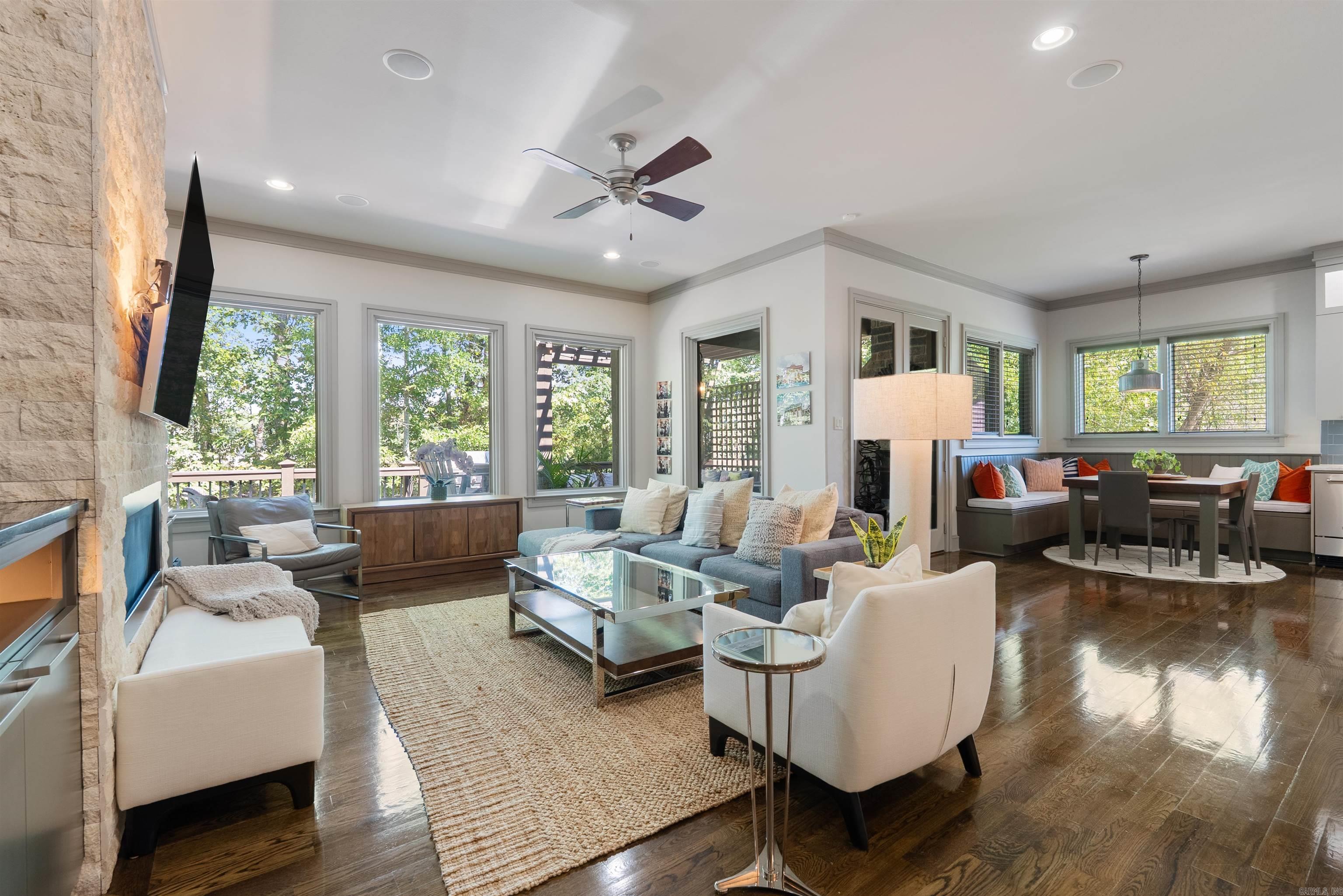 WOODLANDS EDGE - Residential